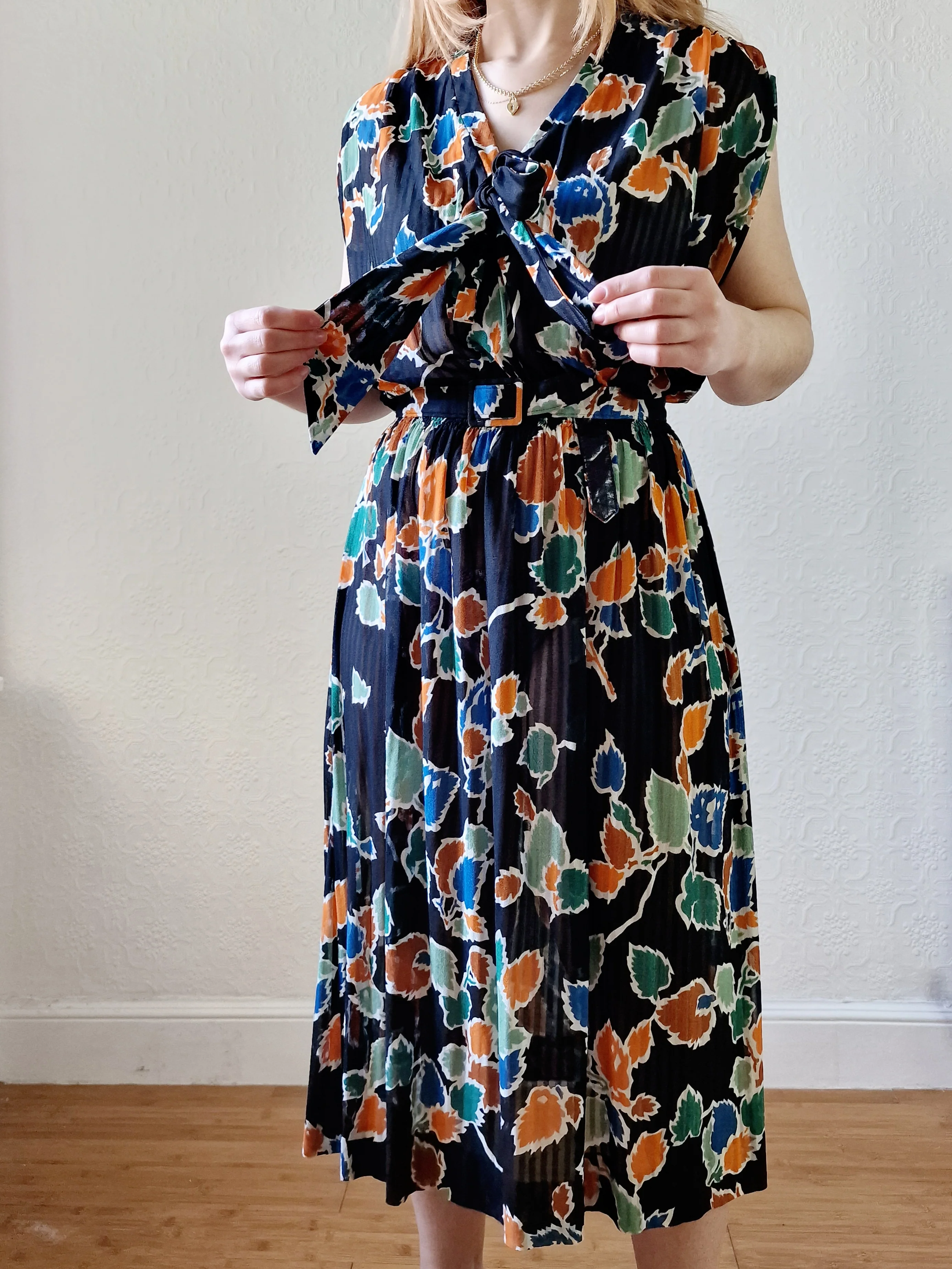 Vintage 80s Multicolour Leaf Print Midi Dress with Belt - M/L - Image 3