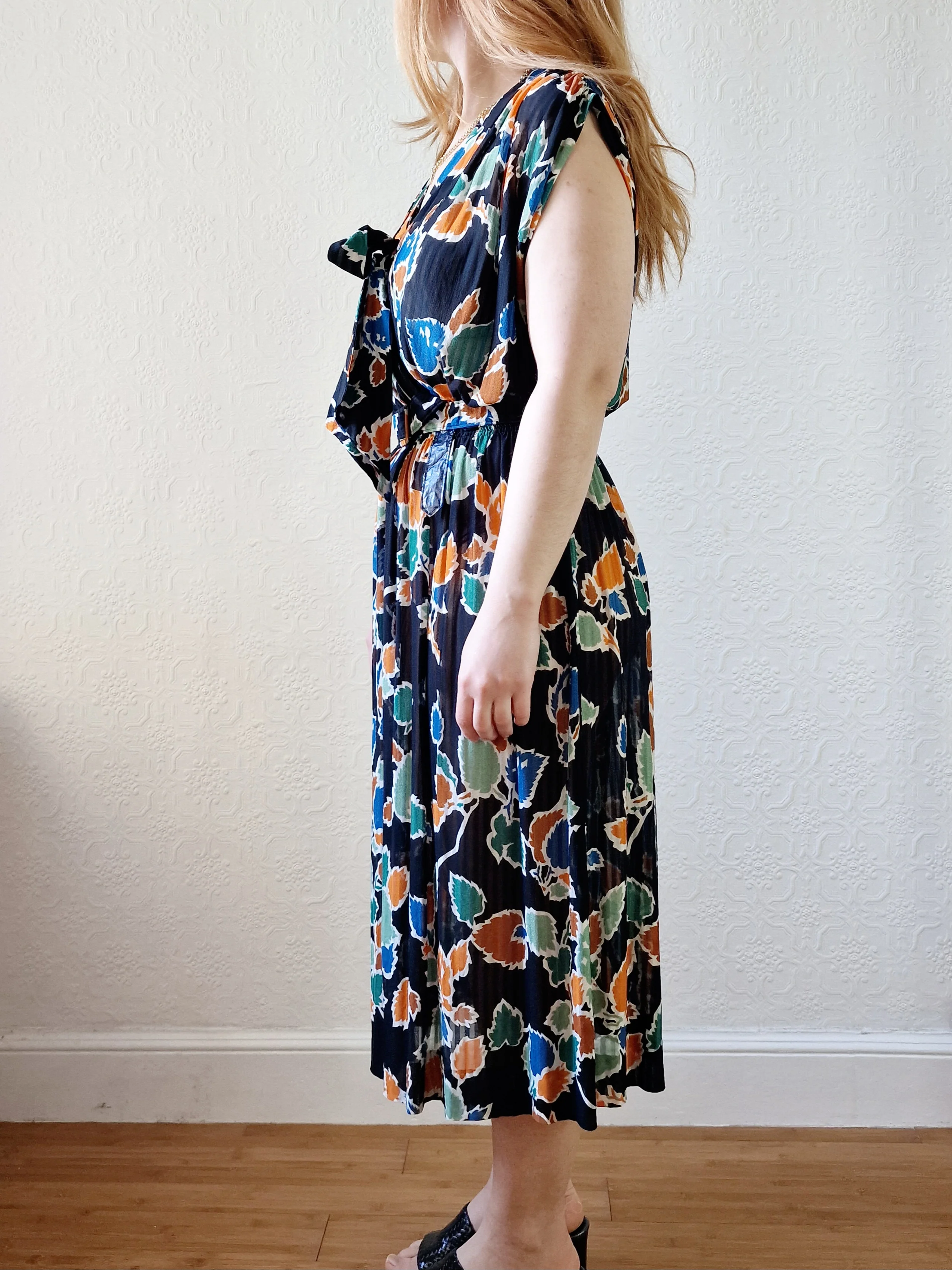 Vintage 80s Multicolour Leaf Print Midi Dress with Belt - M/L - Image 4