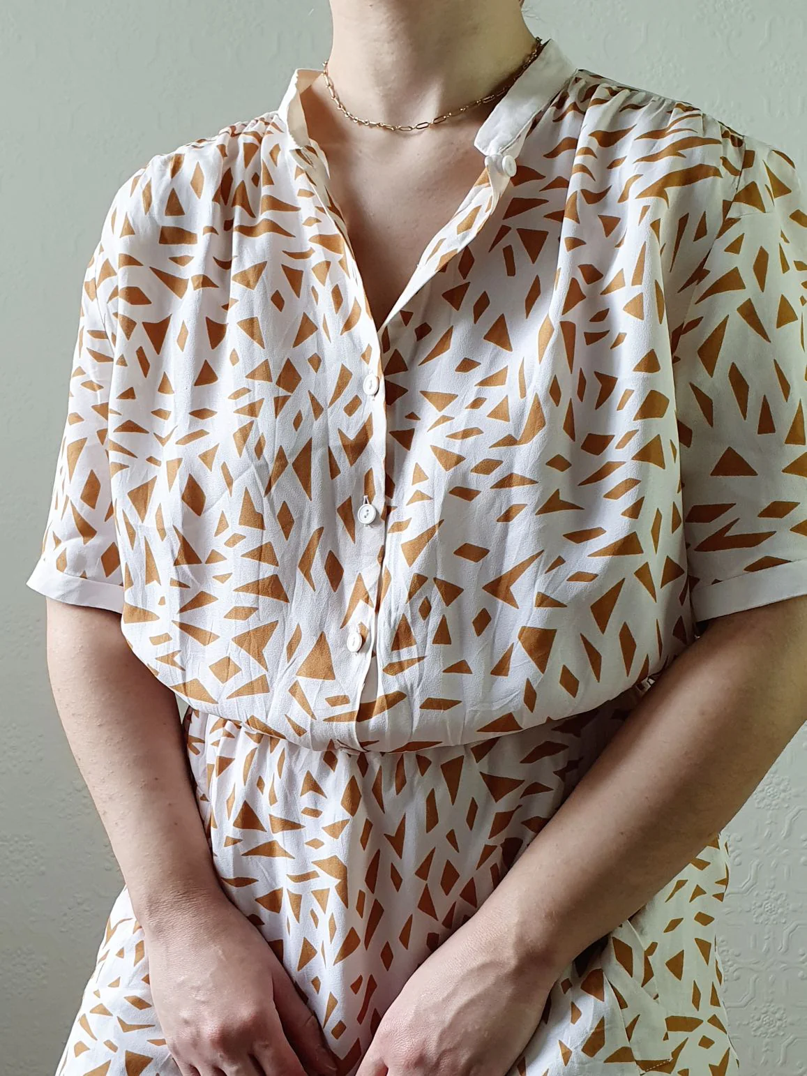 Vintage 80s Short Sleeve White Dress with Mustard Abstract Pattern - S/M - Image 10