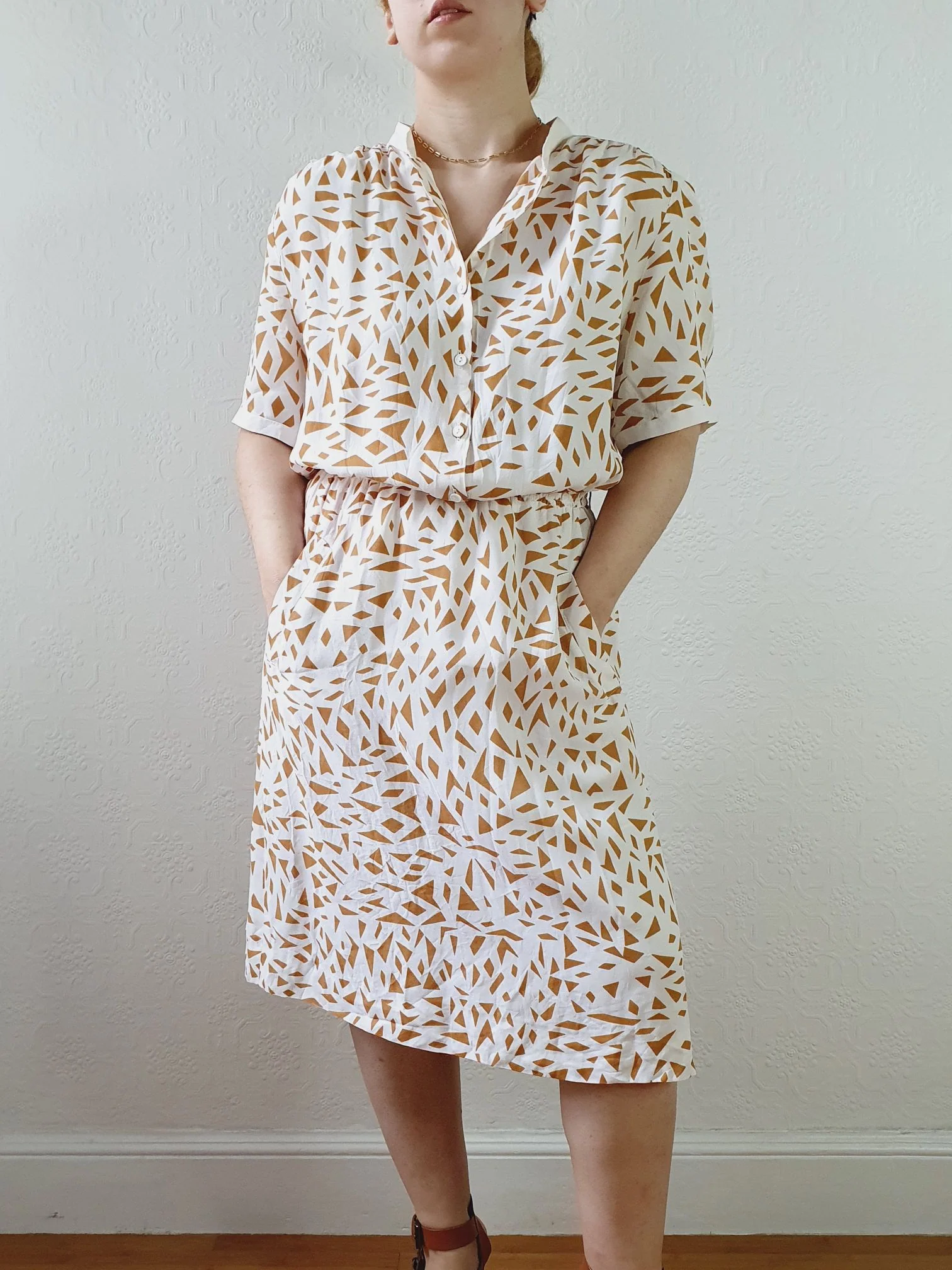 Vintage 80s Short Sleeve White Dress with Mustard Abstract Pattern - S/M - Image 2