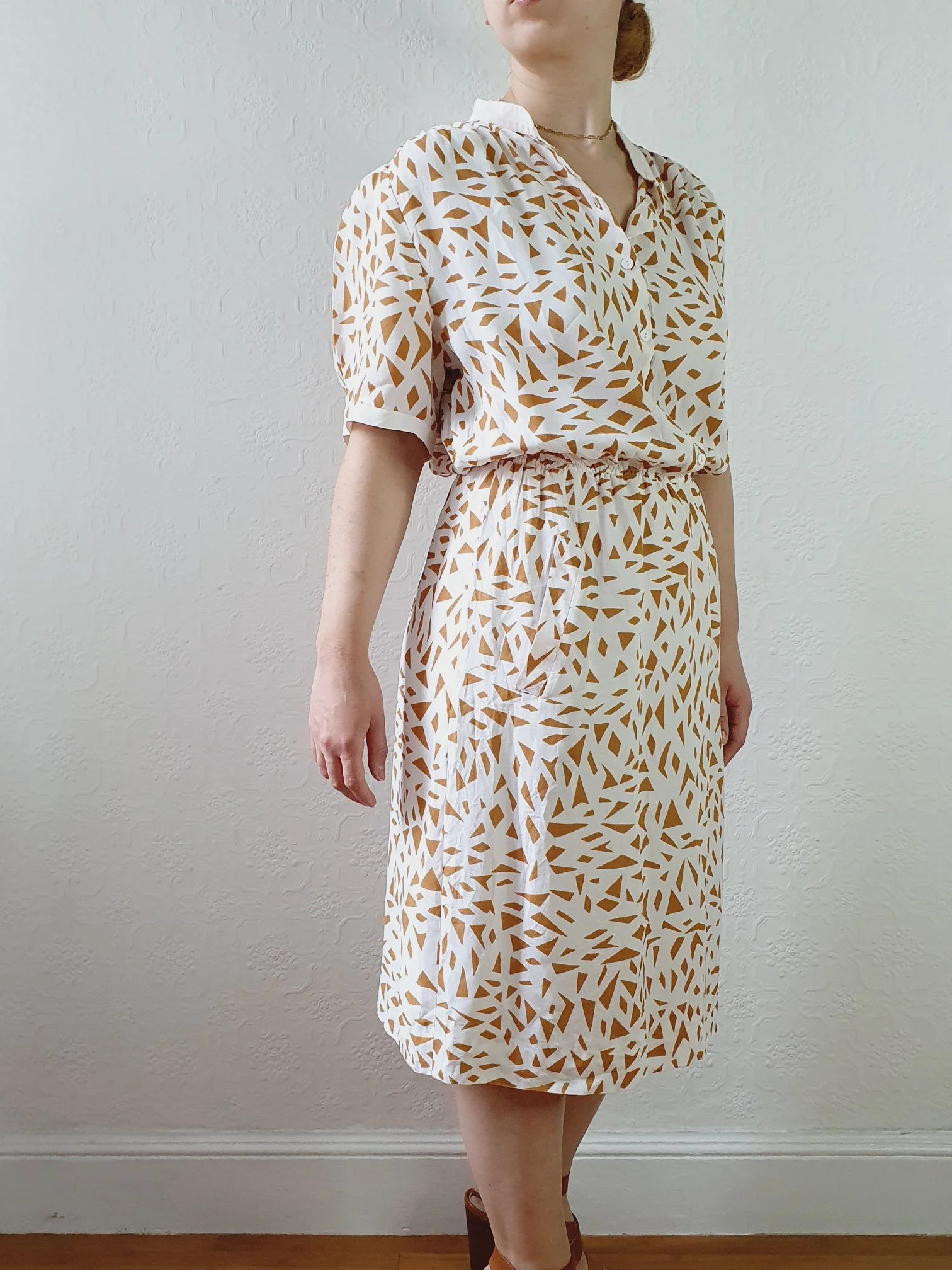 Vintage 80s Short Sleeve White Dress with Mustard Abstract Pattern - S/M - Image 7