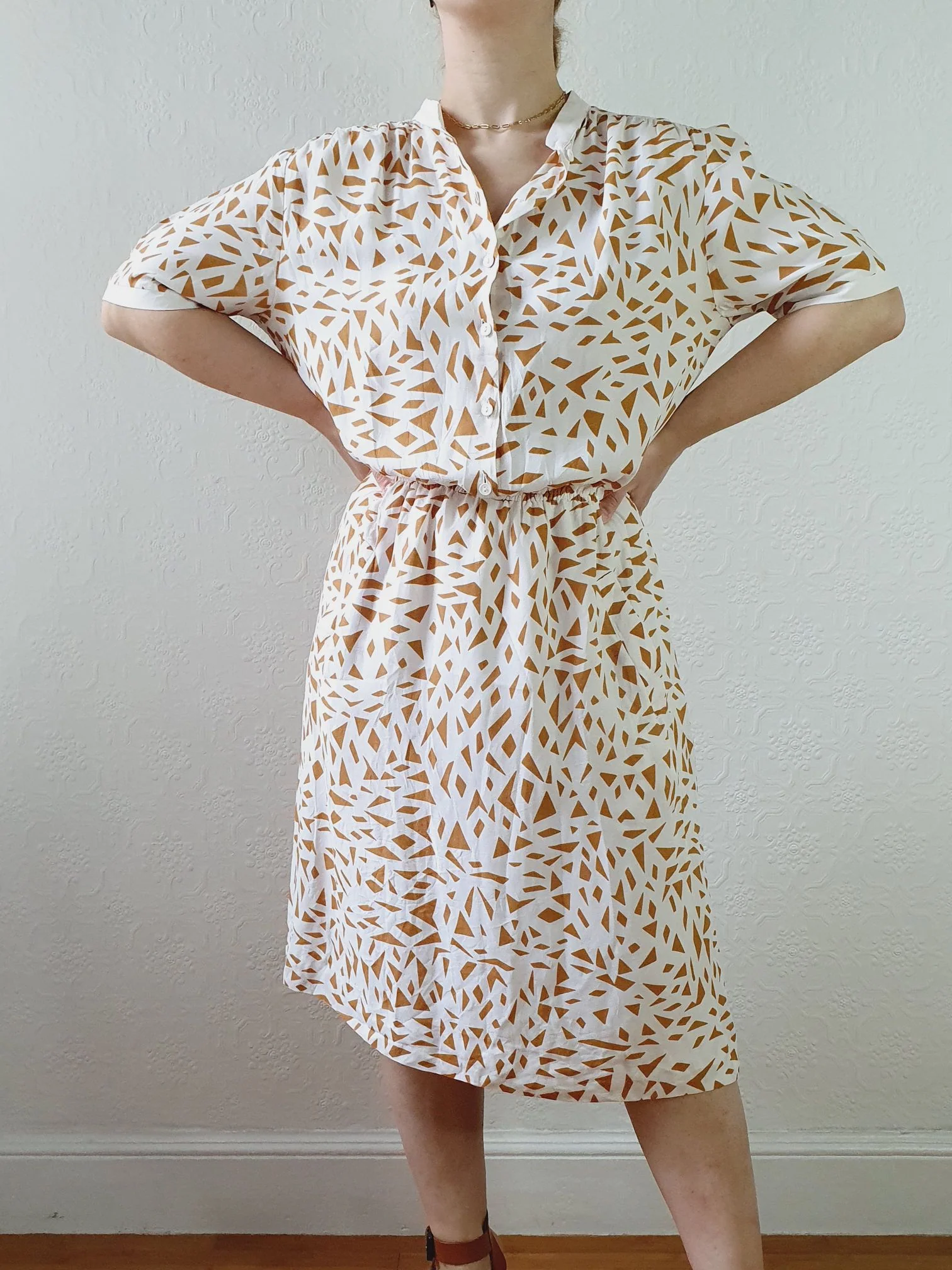 Vintage 80s Short Sleeve White Dress with Mustard Abstract Pattern - S/M - Image 8