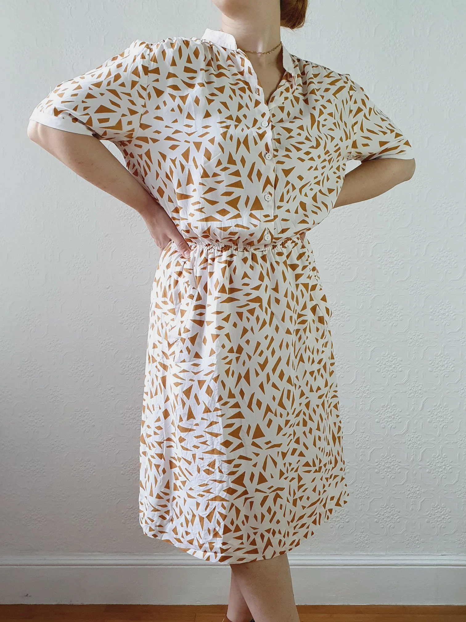 Vintage 80s Short Sleeve White Dress with Mustard Abstract Pattern - S/M - Image 9