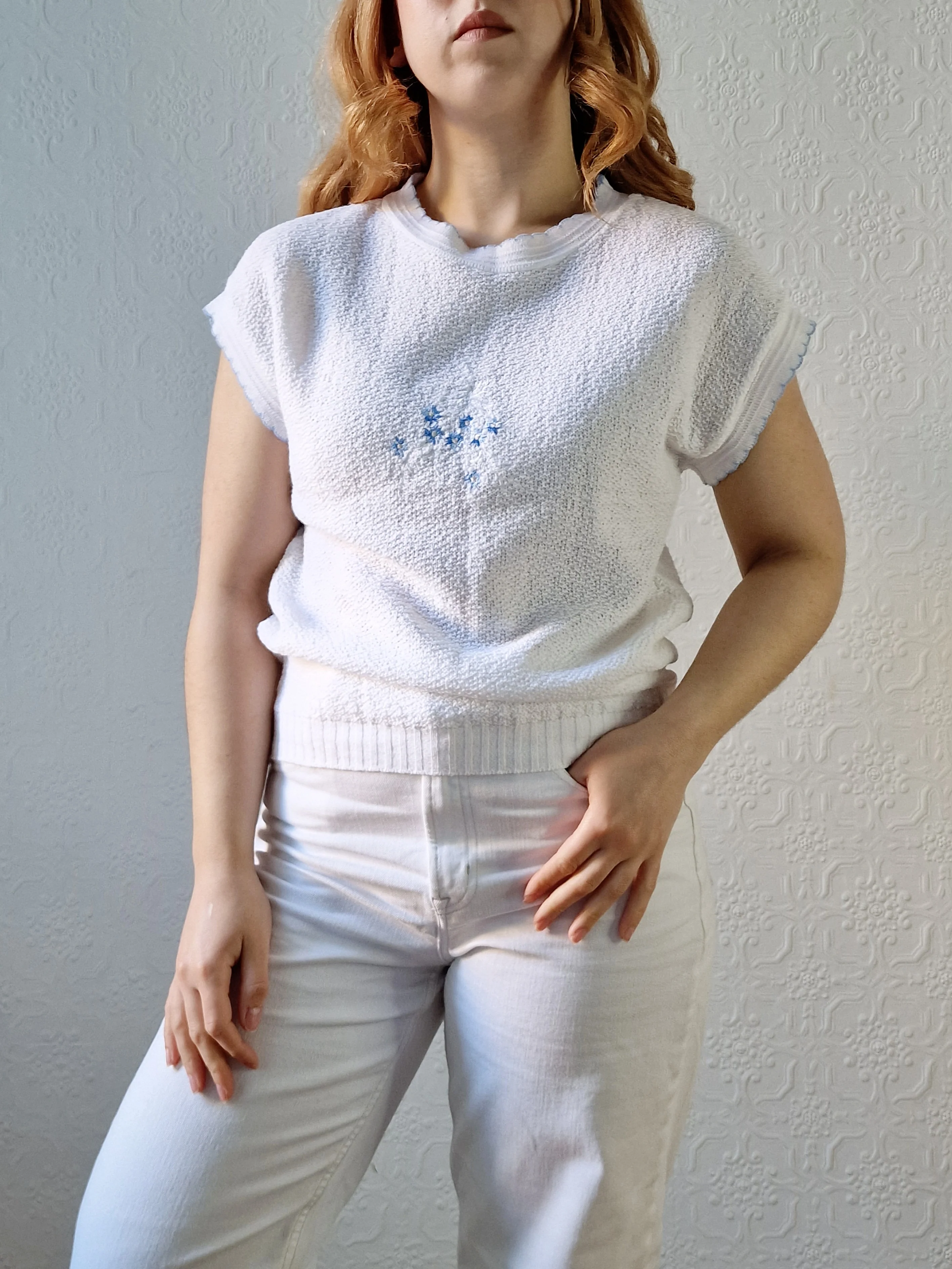 Vintage 80s White Crew Neck Knitted Jumper Top with Blue Floral Embroidery - S - Image 4