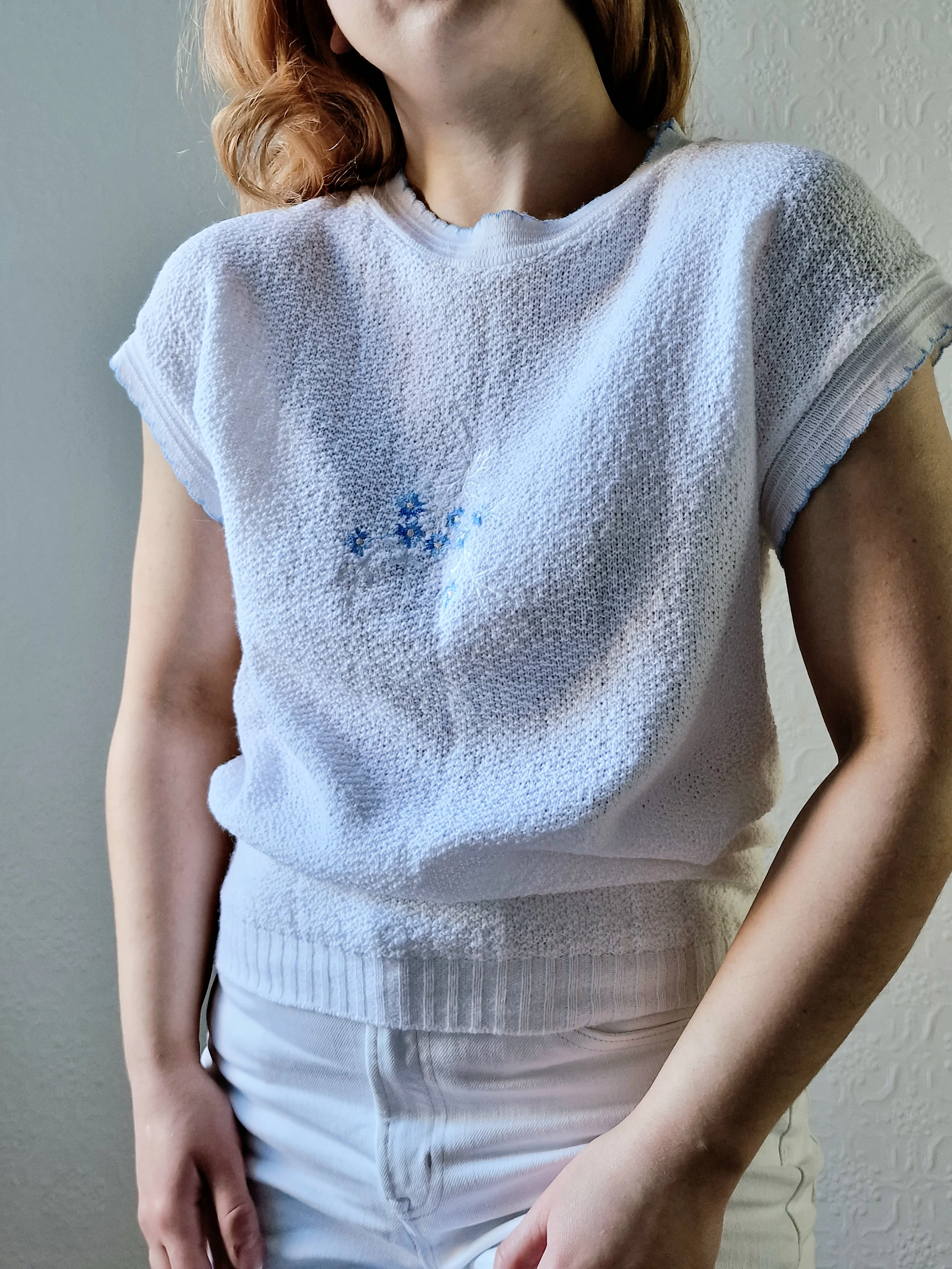 Vintage 80s White Crew Neck Knitted Jumper Top with Blue Floral Embroidery - S - Image 6
