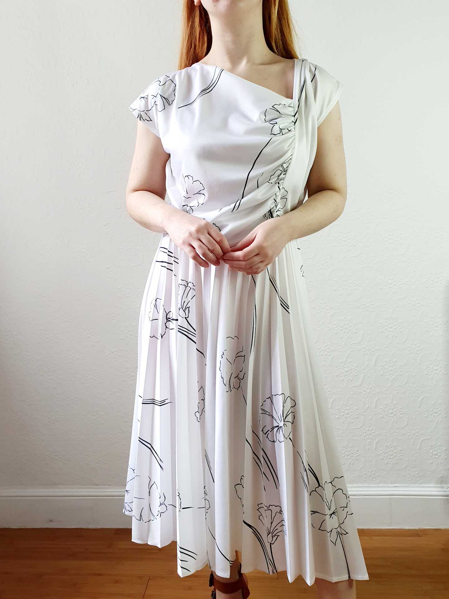 Vintage 80s White Floral Dress with Asymmetrical Neckline - L/XL - Image 6