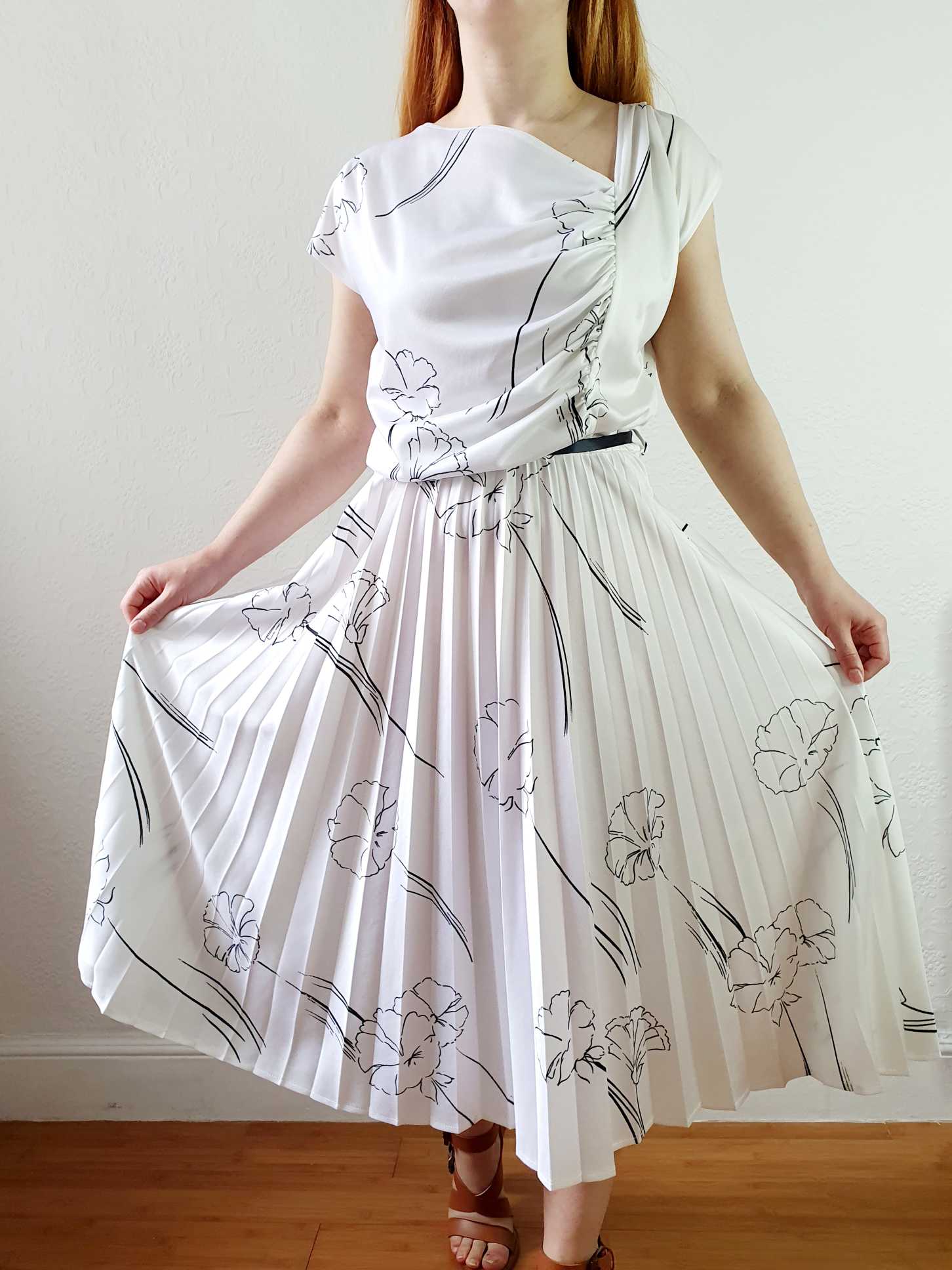Vintage 80s White Floral Dress with Asymmetrical Neckline - L/XL - Image 8