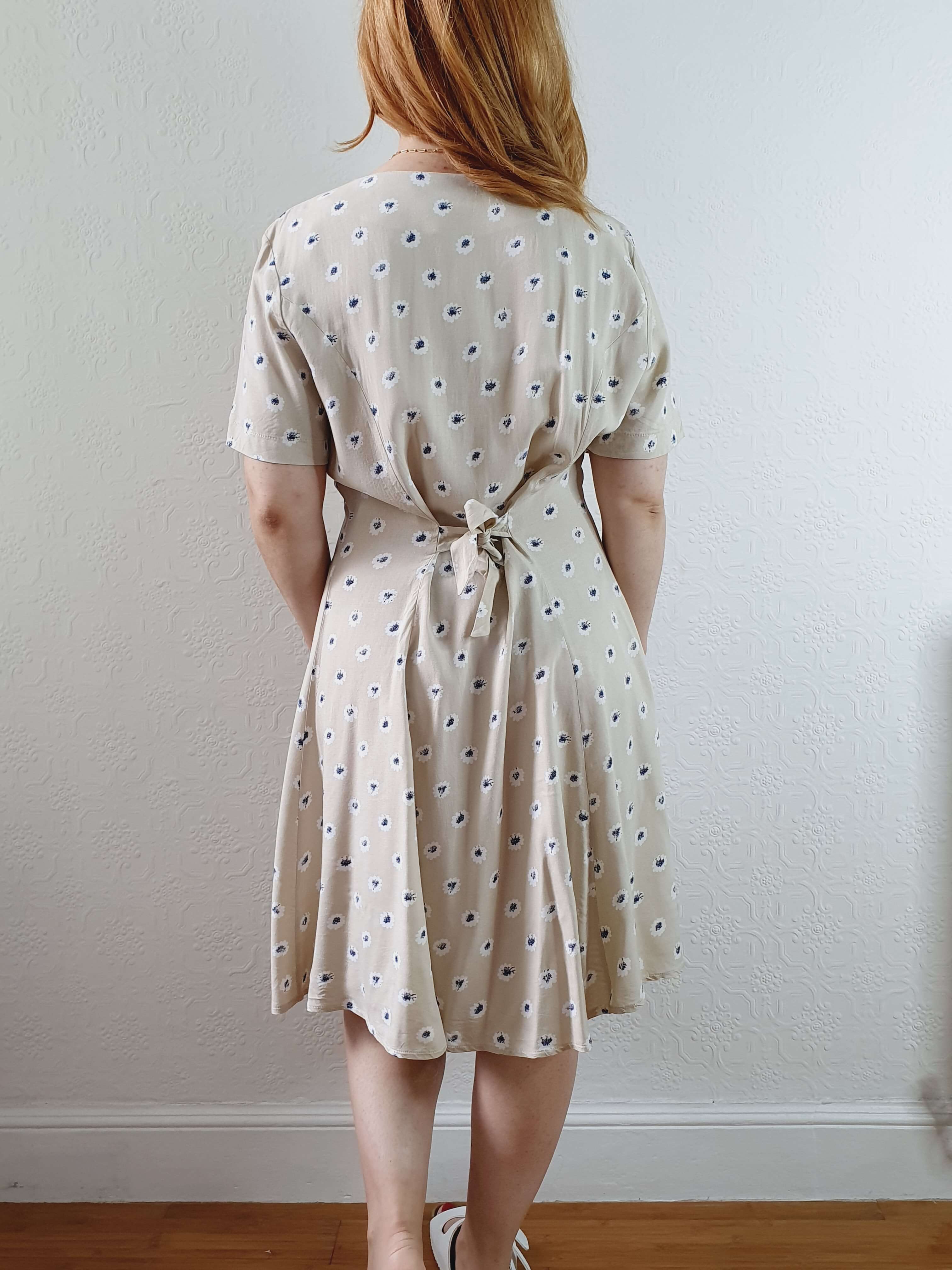 Vintage 90s Beige Floral Short Sleeve Dress - S/M - Image 7