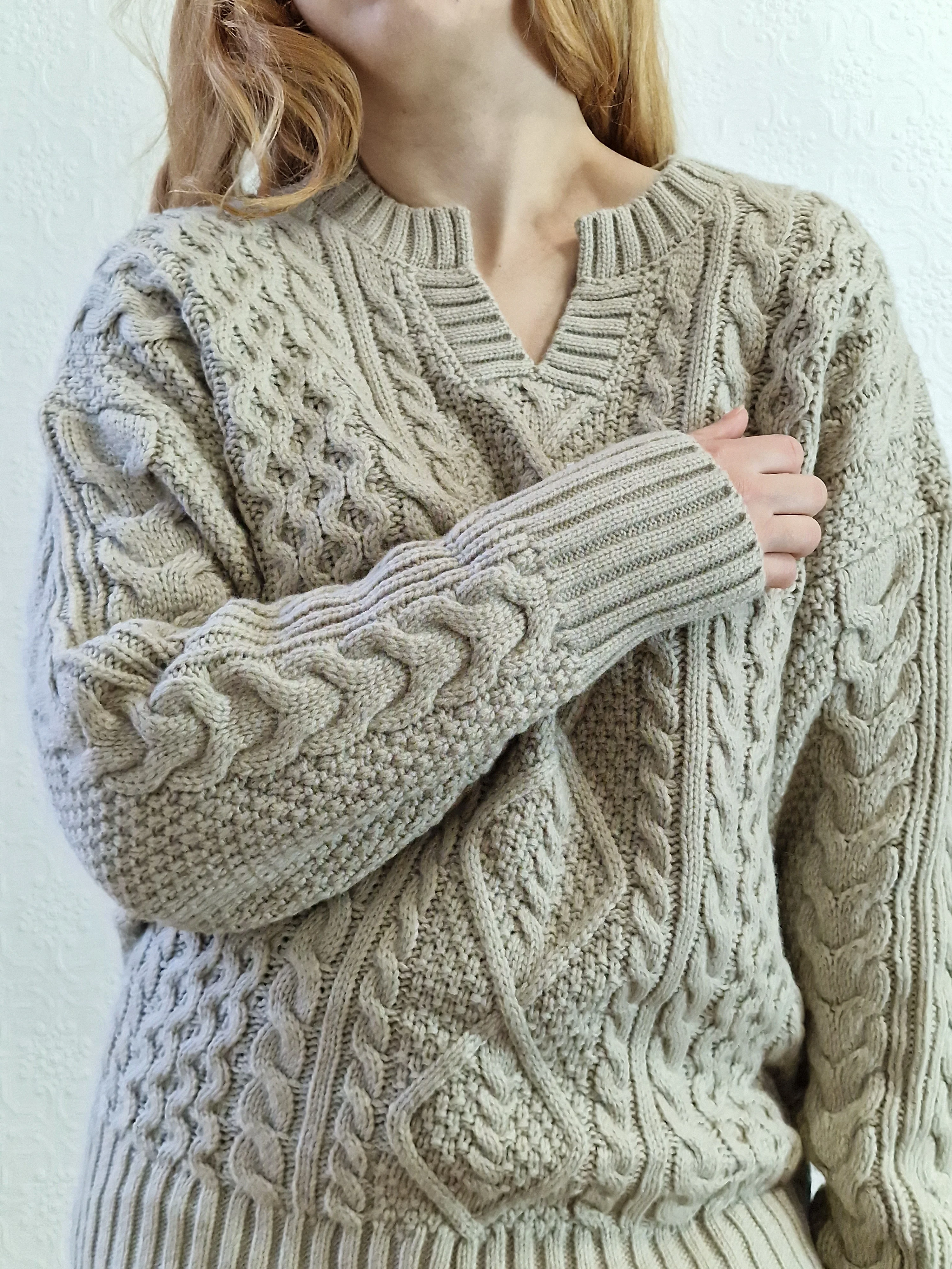 Vintage 90s Beige Grey Cable Knit Aran Jumper with Split Crew Neck - L - Image 14