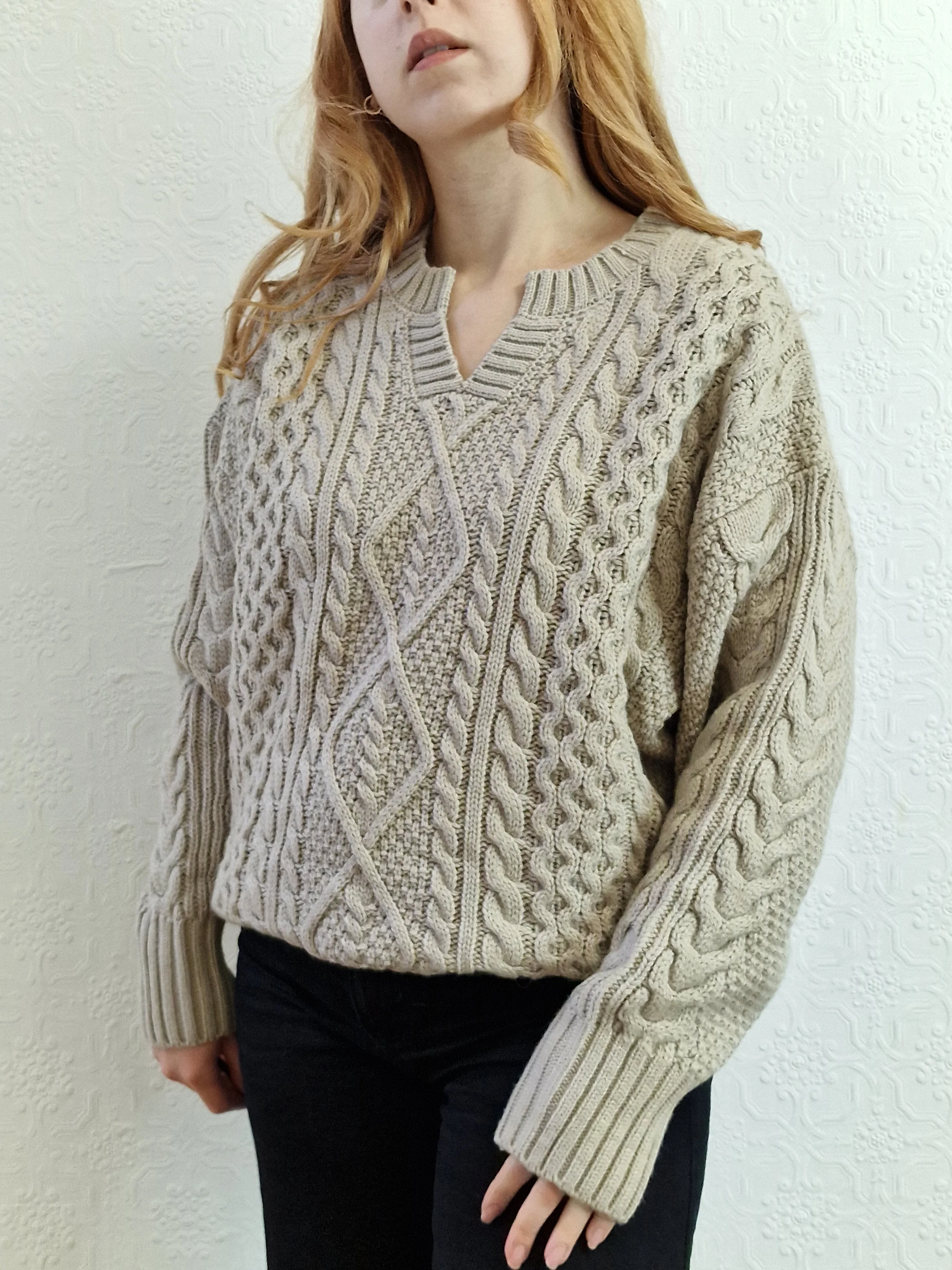 Vintage 90s Beige Grey Cable Knit Aran Jumper with Split Crew Neck - L - Image 17