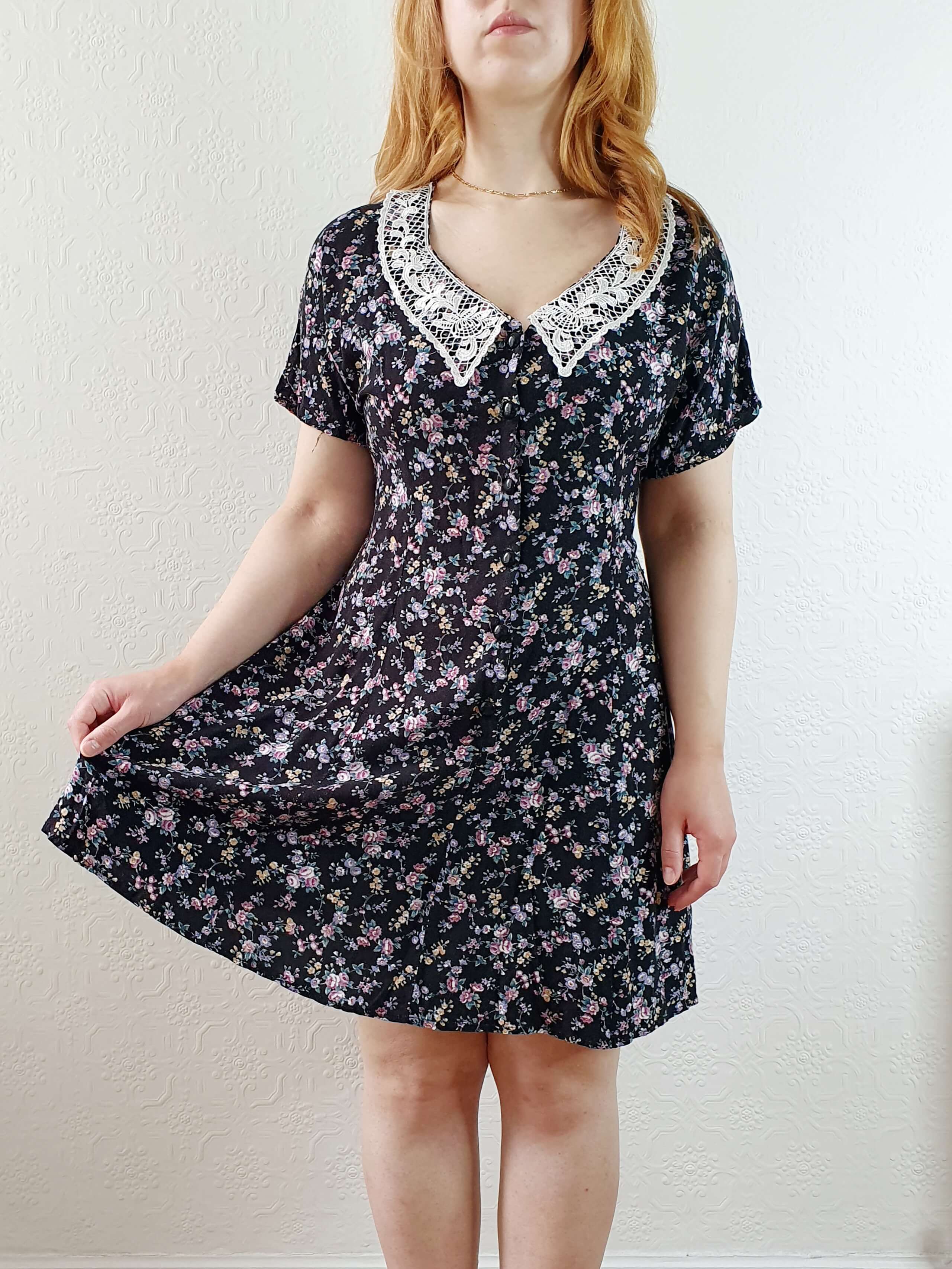 Vintage 90s Black Ditsy Floral Short Sleeve Dress with Lace Collar - S/M - Image 2
