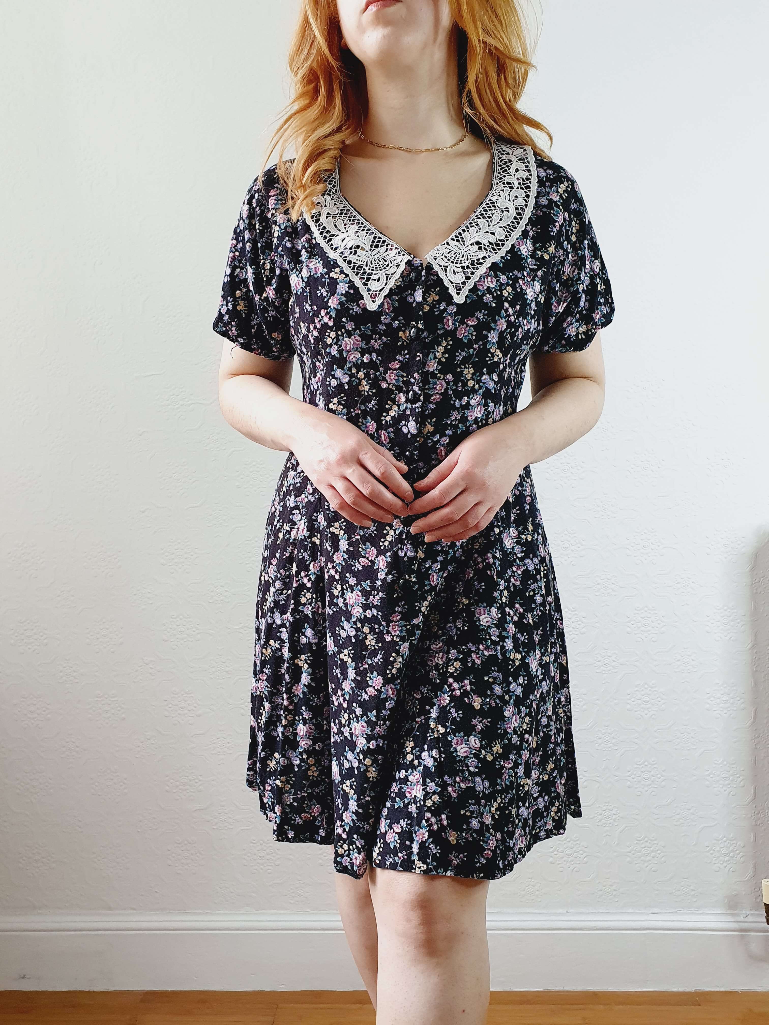 Vintage 90s Black Ditsy Floral Short Sleeve Dress with Lace Collar - S/M - Image 6