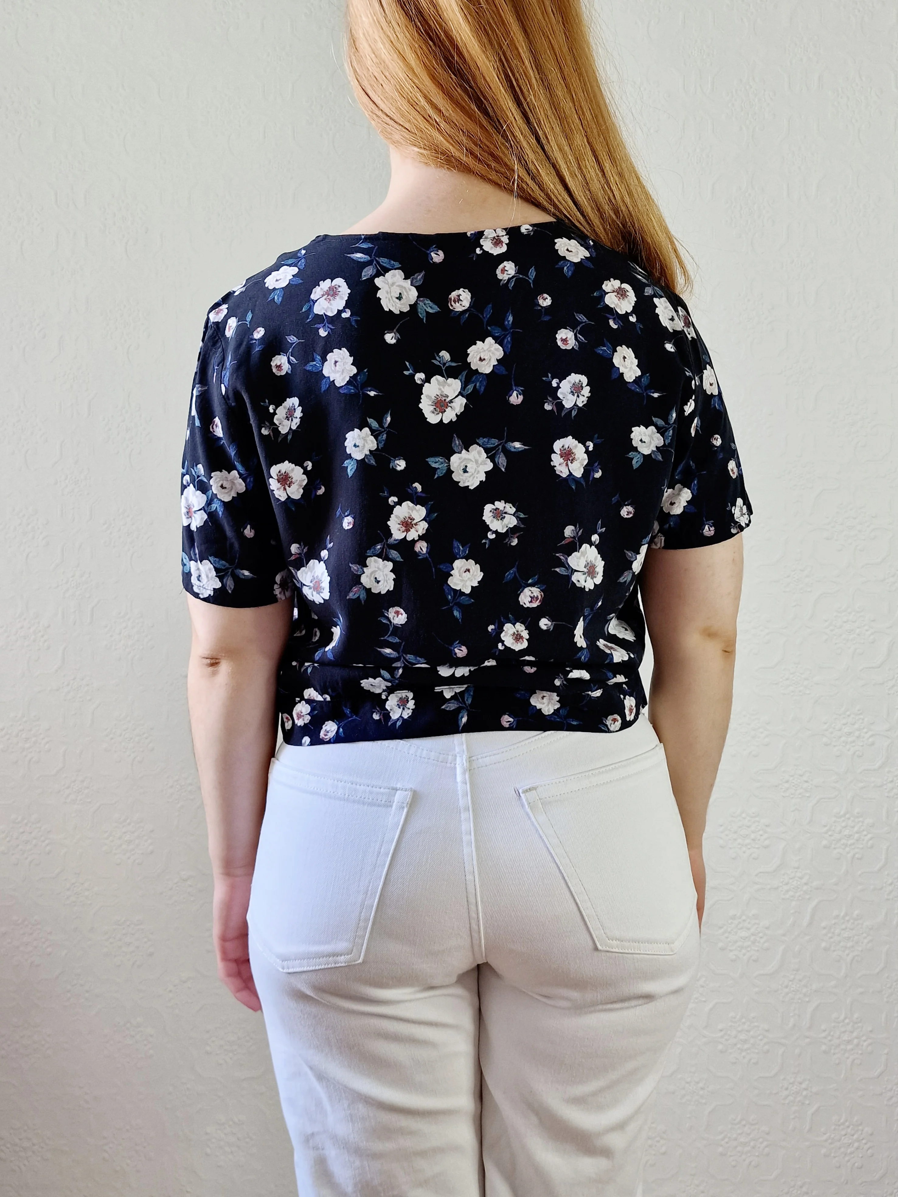 Vintage 90s Black Floral Cropped Blouse Top with Ties - M - Image 3