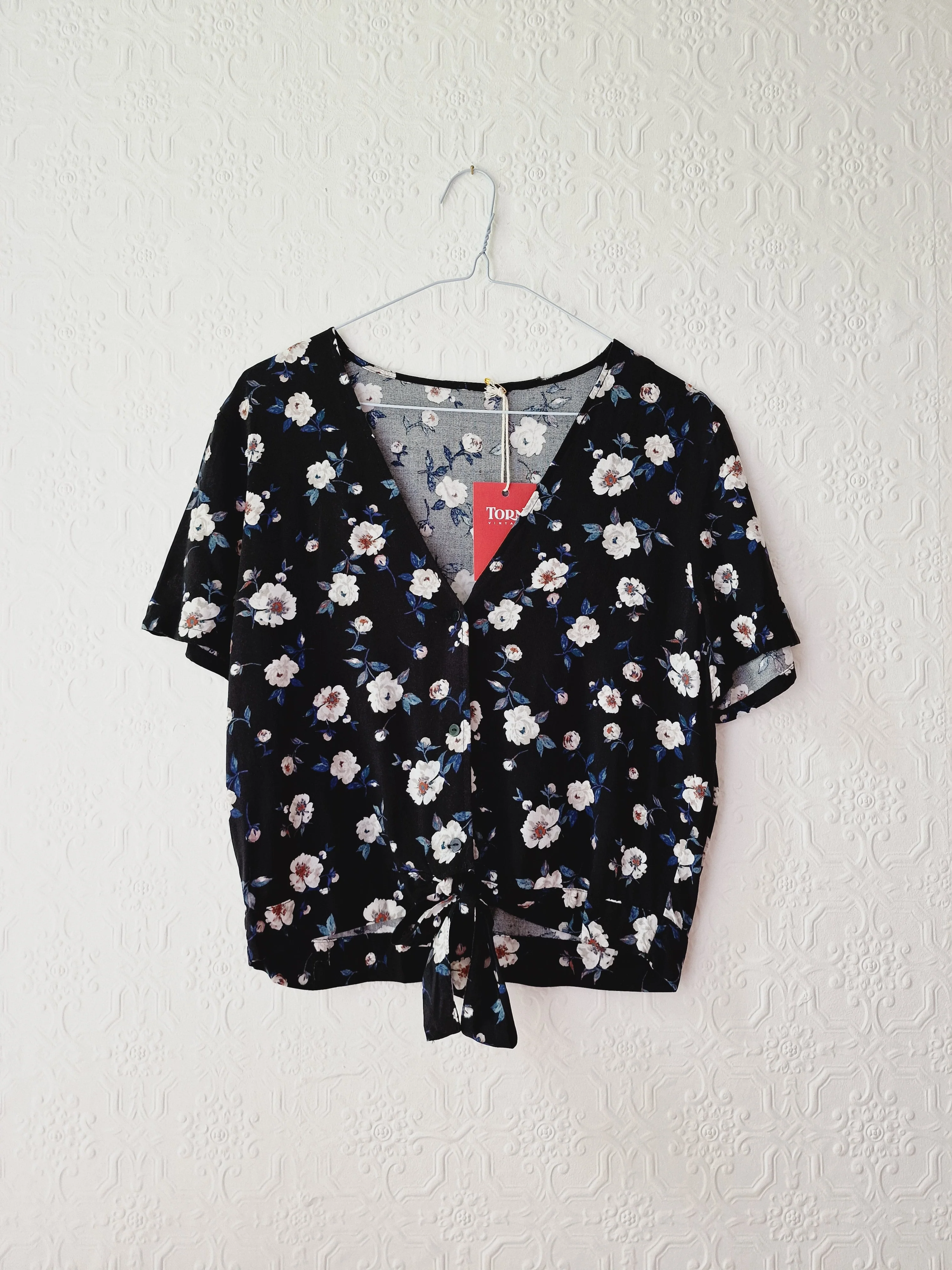 Vintage 90s Black Floral Cropped Blouse Top with Ties - M - Image 5