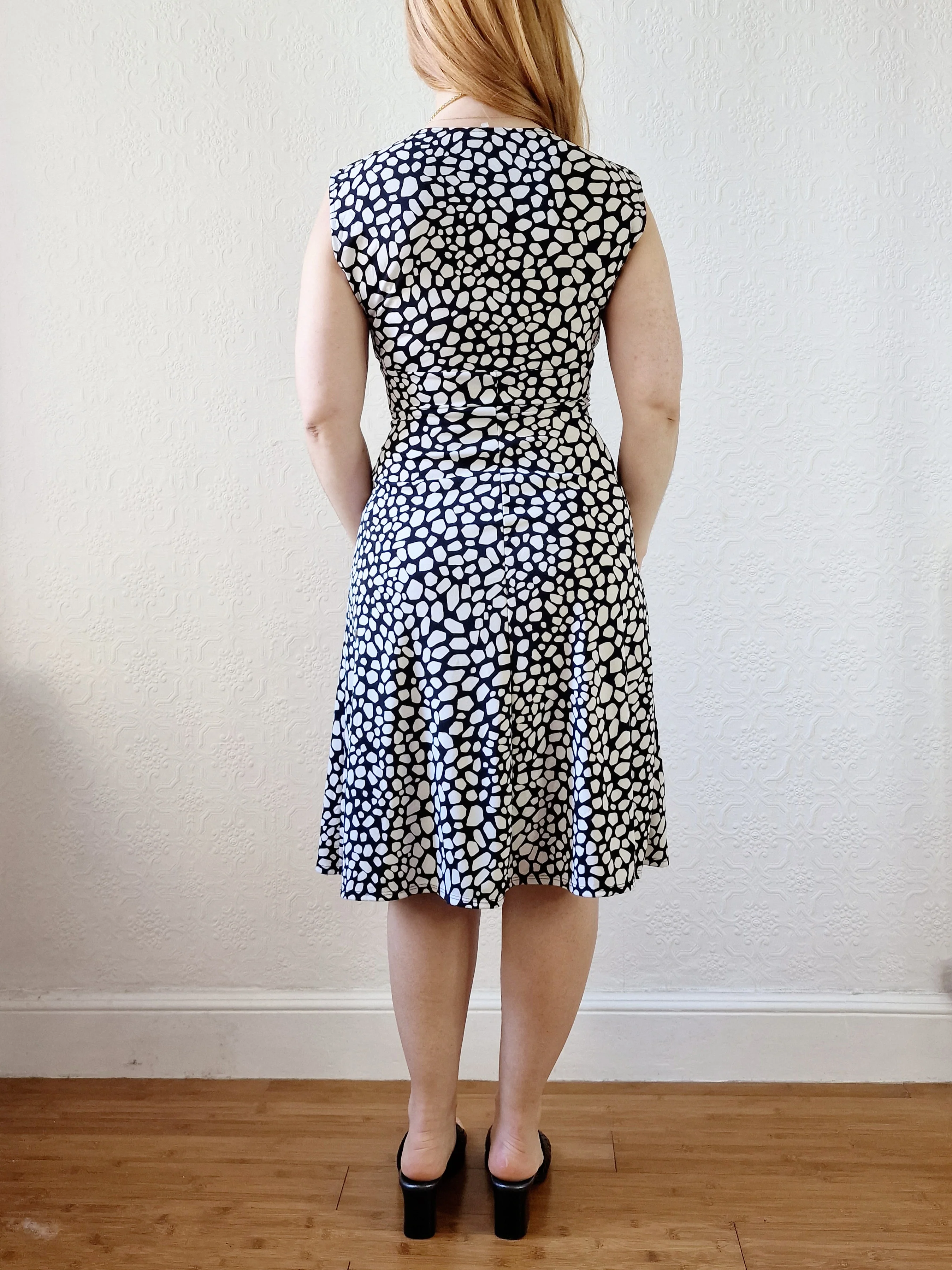 Vintage 90s Black & White Sleeveless Midi Dress - XS/S - Image 5