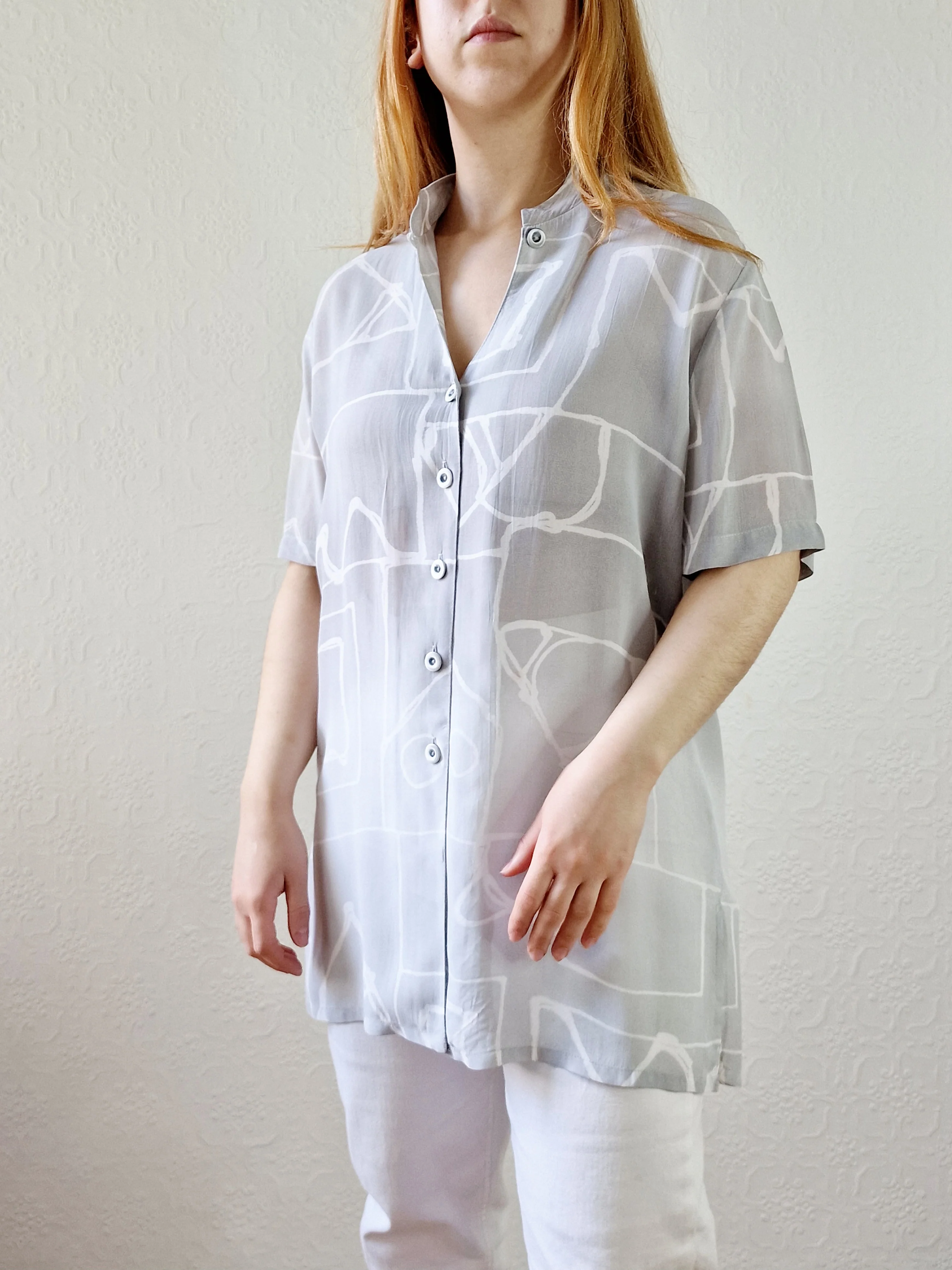 Vintage 90s Light Grey Short Sleeve Blouse with an Abstract Print - M - Image 4