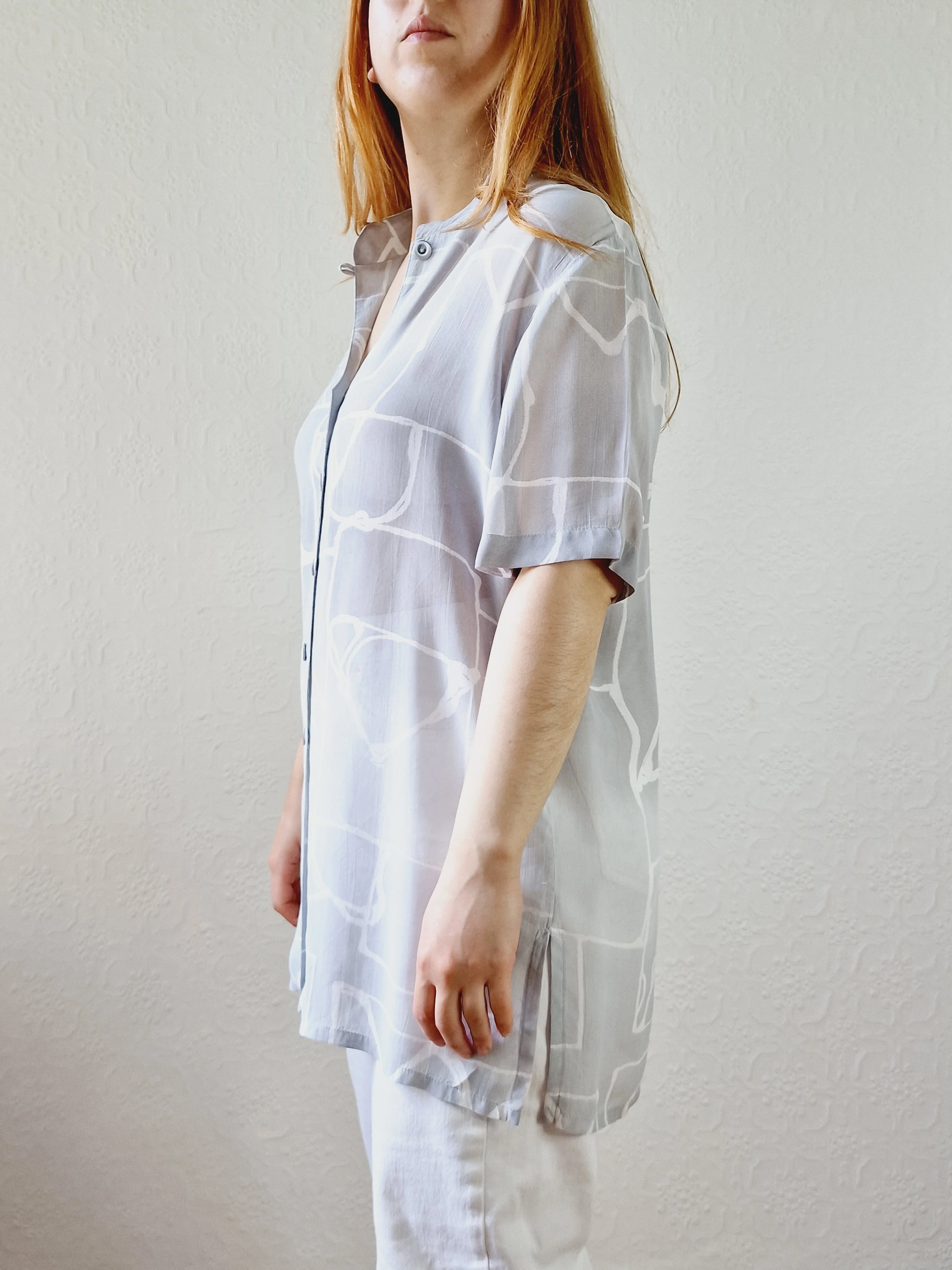 Vintage 90s Light Grey Short Sleeve Blouse with an Abstract Print - M - Image 6