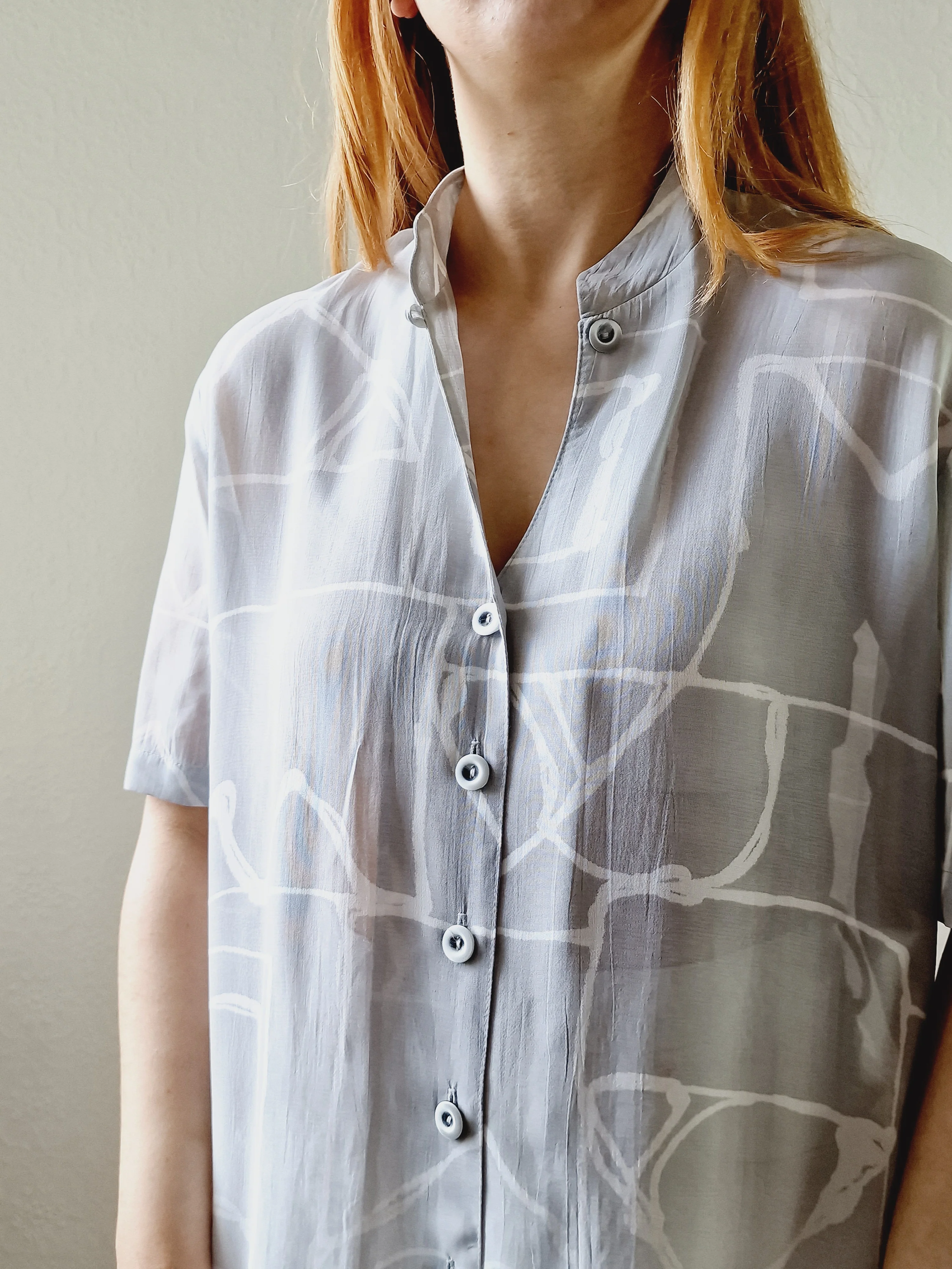 Vintage 90s Light Grey Short Sleeve Blouse with an Abstract Print - M - Image 8