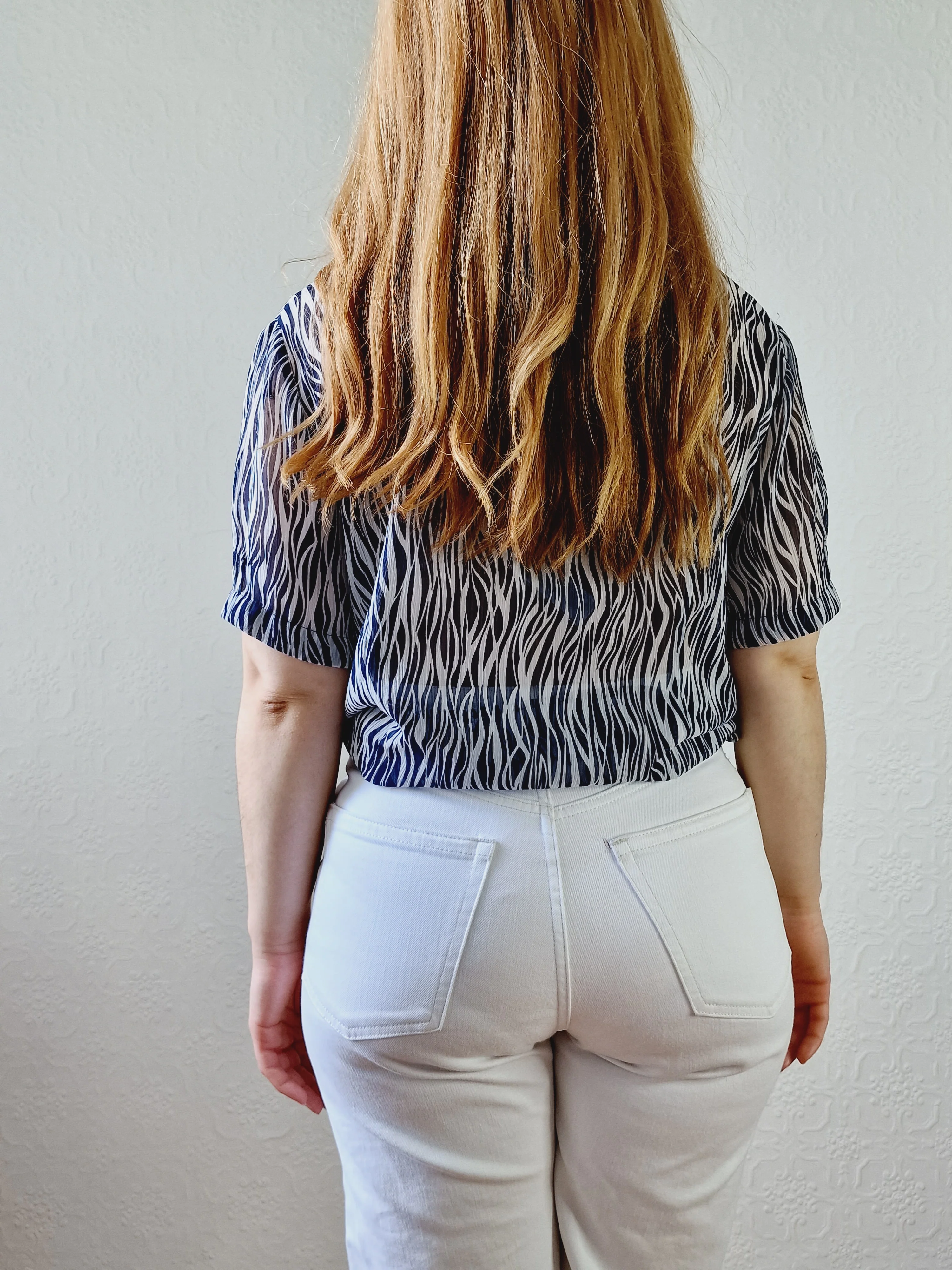 Vintage 90s Navy Blue & White Abstract Pattern Short Sleeve Blouse - M - Image 3