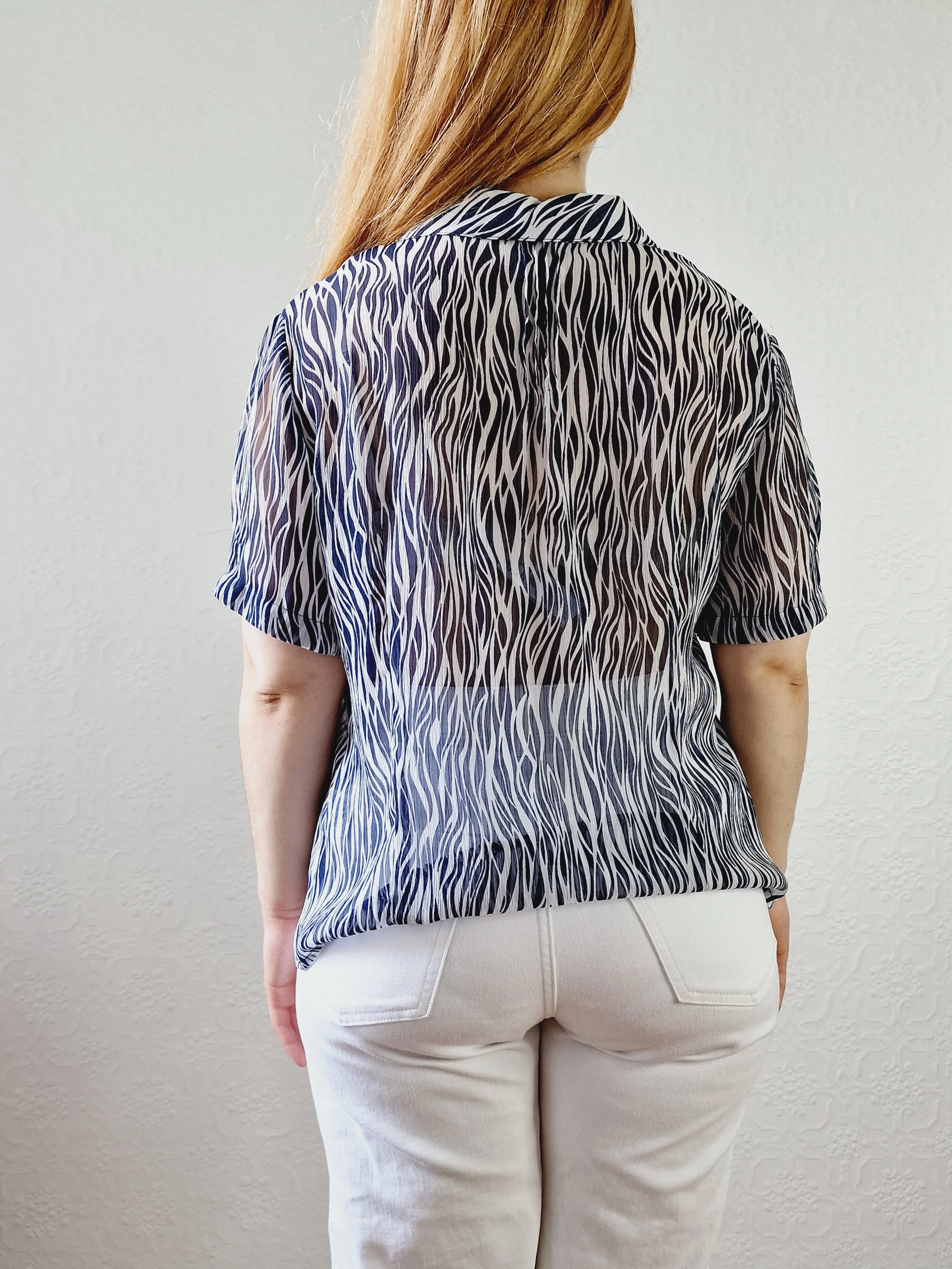Vintage 90s Navy Blue & White Abstract Pattern Short Sleeve Blouse - M - Image 5