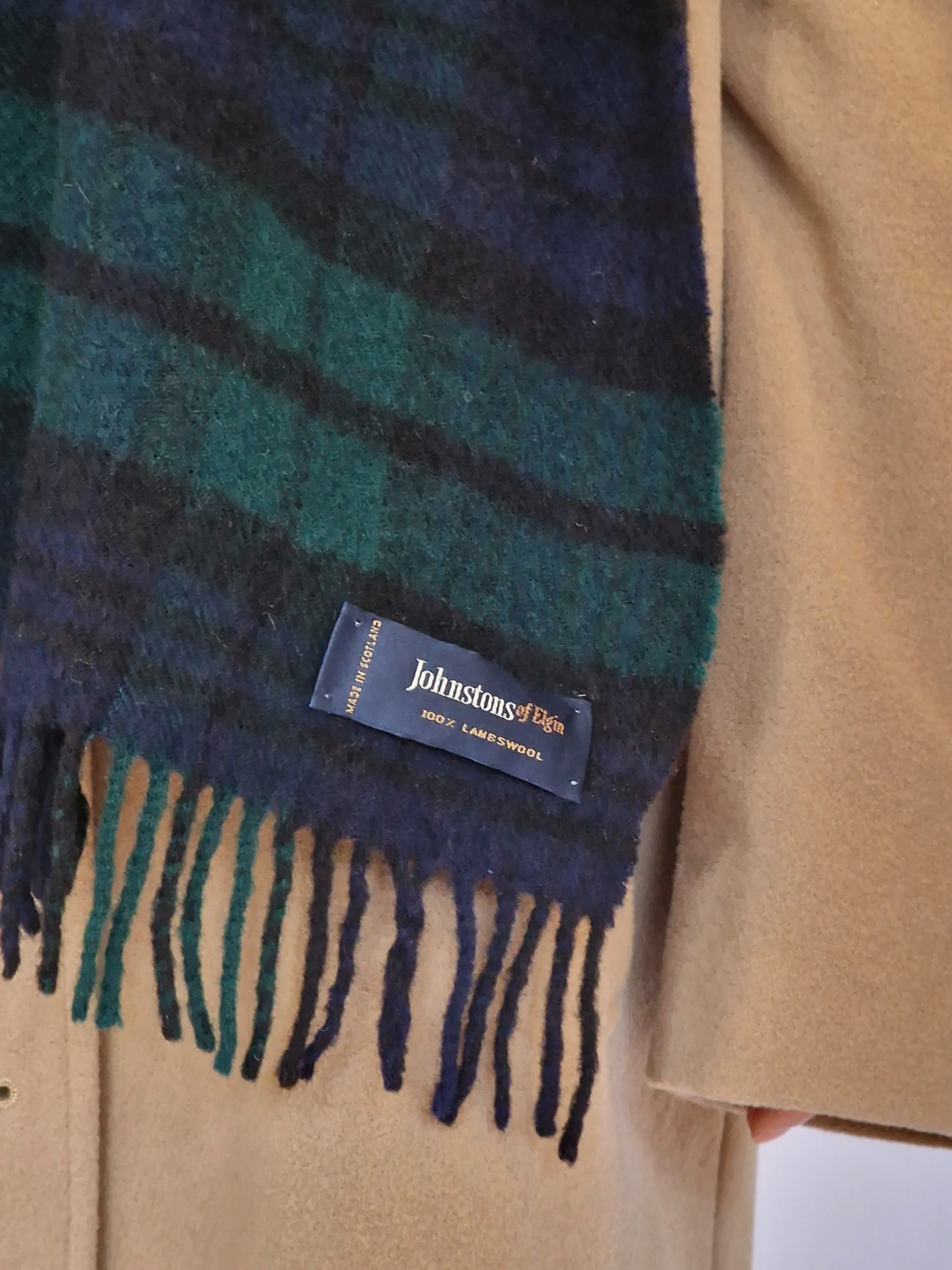 Vintage Johnstons of Elgin 100% Lambswool Wide Scarf in Black Watch - Image 4