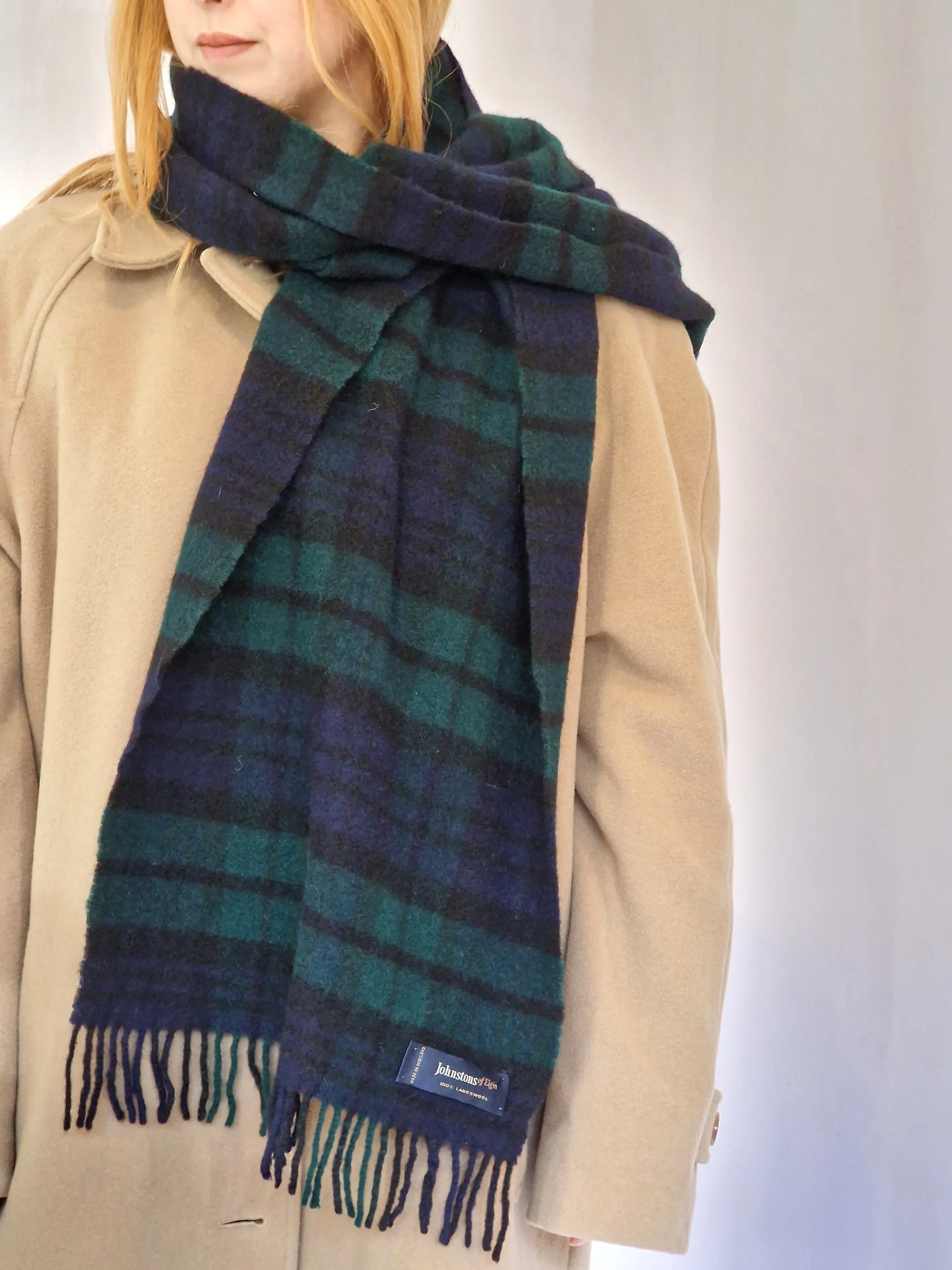 Vintage Johnstons of Elgin 100% Lambswool Wide Scarf in Black Watch - Image 5