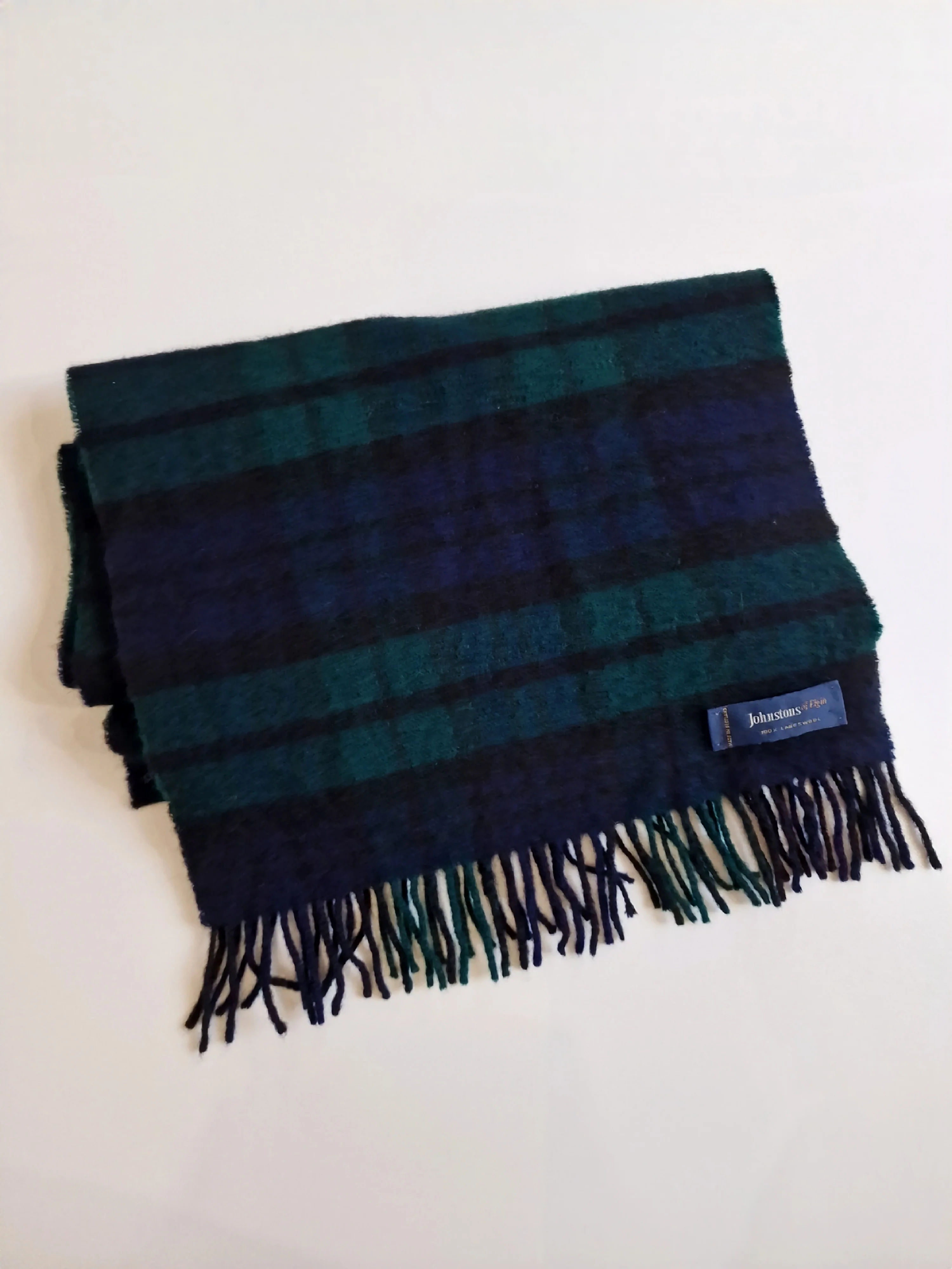 Vintage Johnstons of Elgin 100% Lambswool Wide Scarf in Black Watch - Image 6