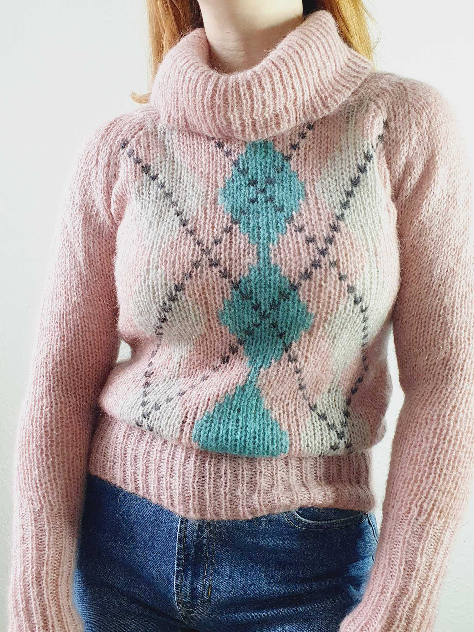 Vintage Argyle Pattern Cowl Neck Pink Mohair Jumper - XS/S - Image 5