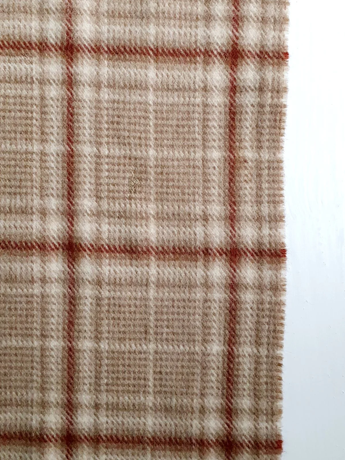 Vintage Beige Check Lambswool Scarf - Image 5