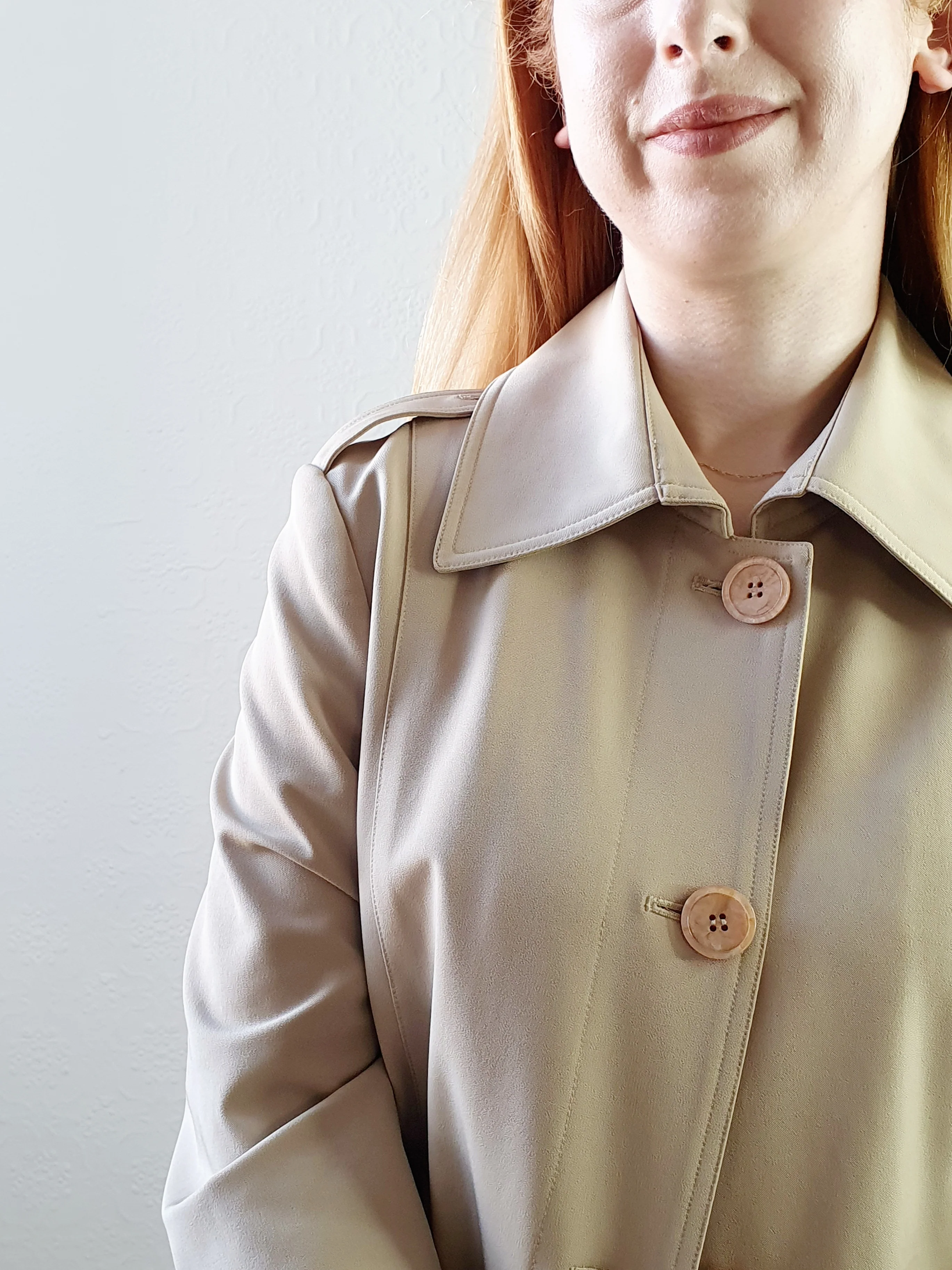 Vintage Beige Classic Trench • XS-M - Image 8