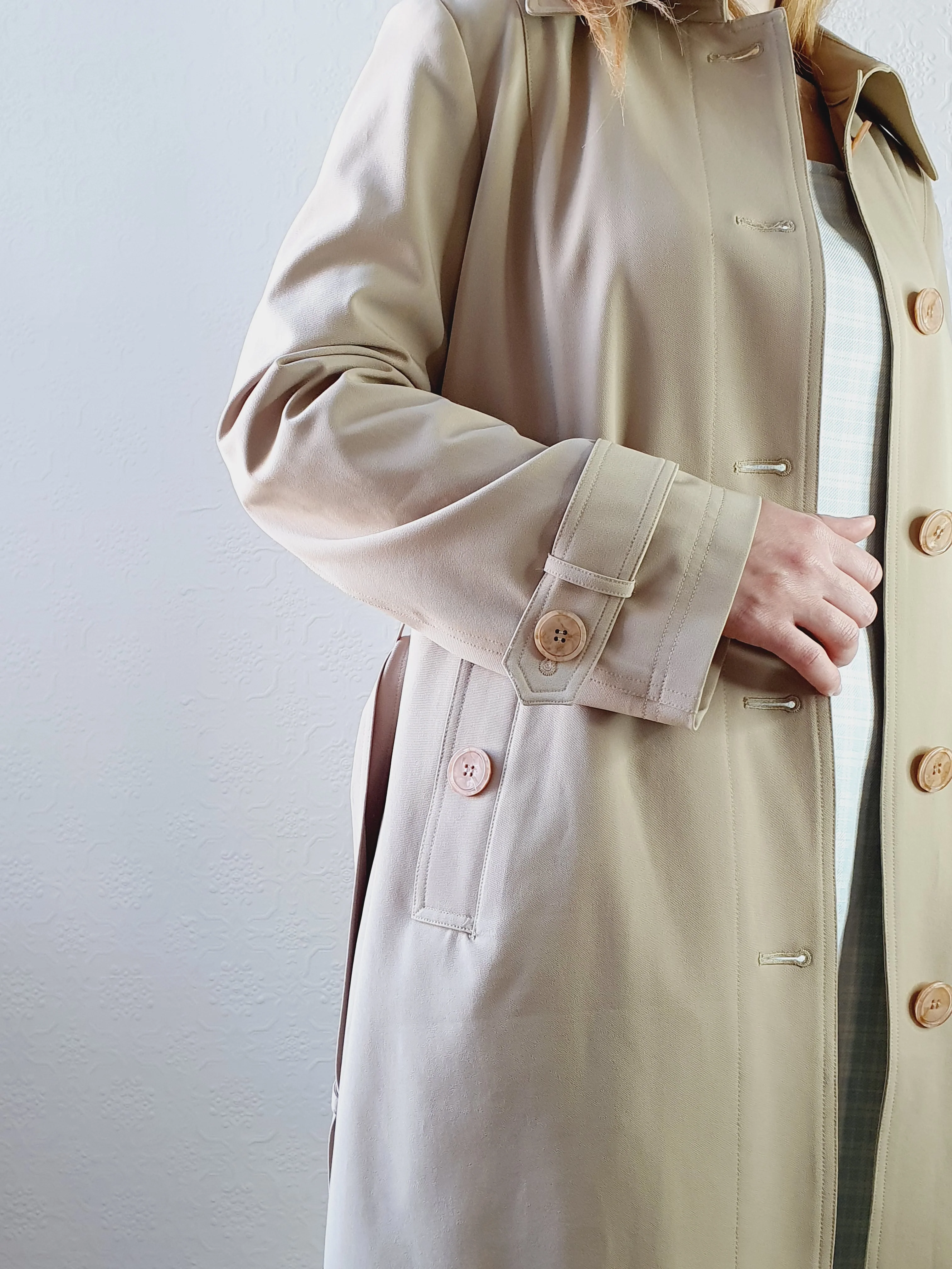 Vintage Beige Classic Trench • XS-M - Image 9