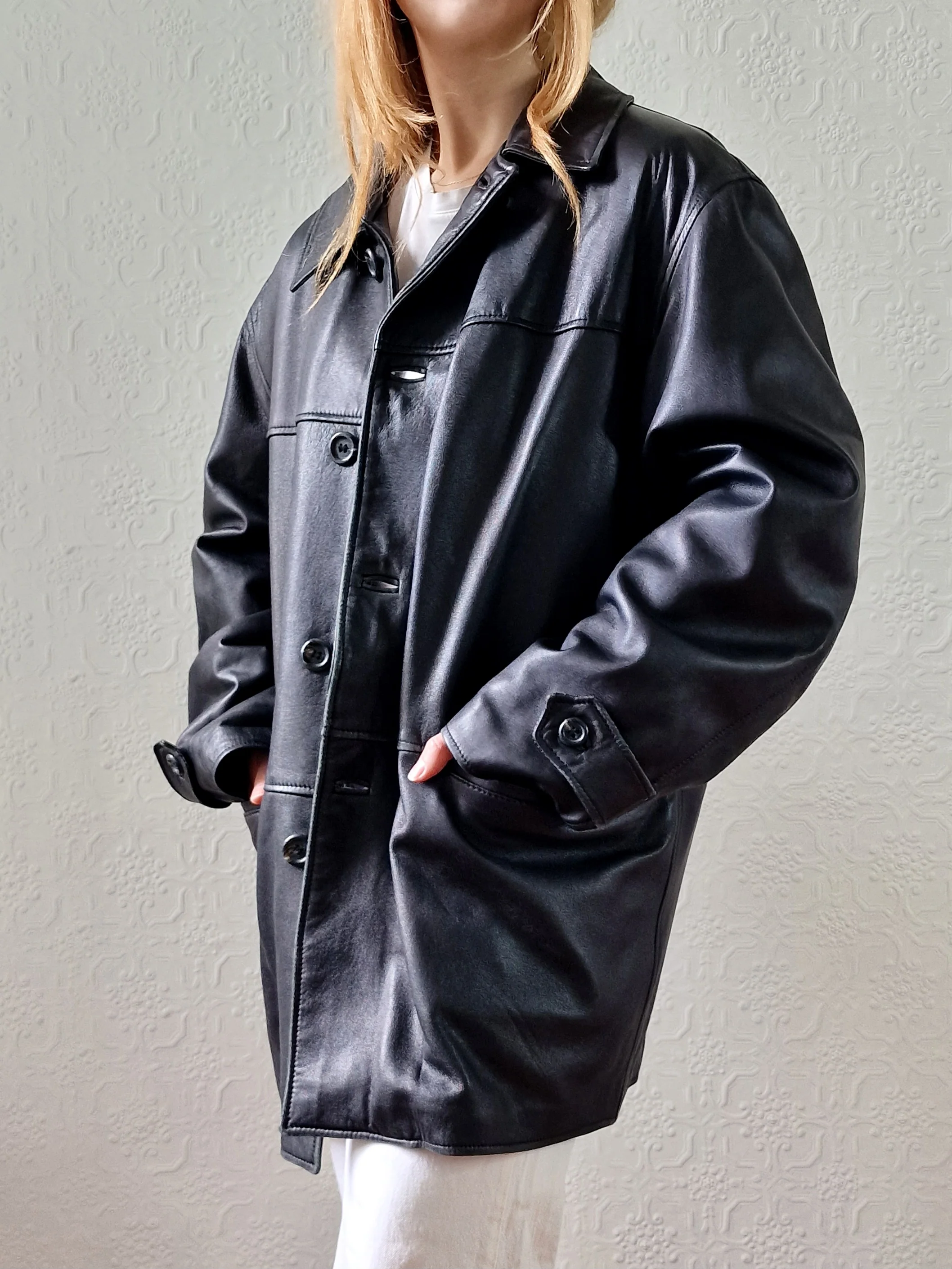 Vintage Black 100% Genuine Leather Jacket with Removable Lining - L - Image 2