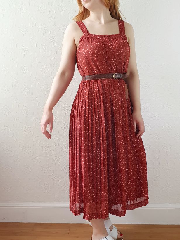 Vintage Brick Red Dotted Sleeveless Dress with Pleated Skirt - M - Image 4