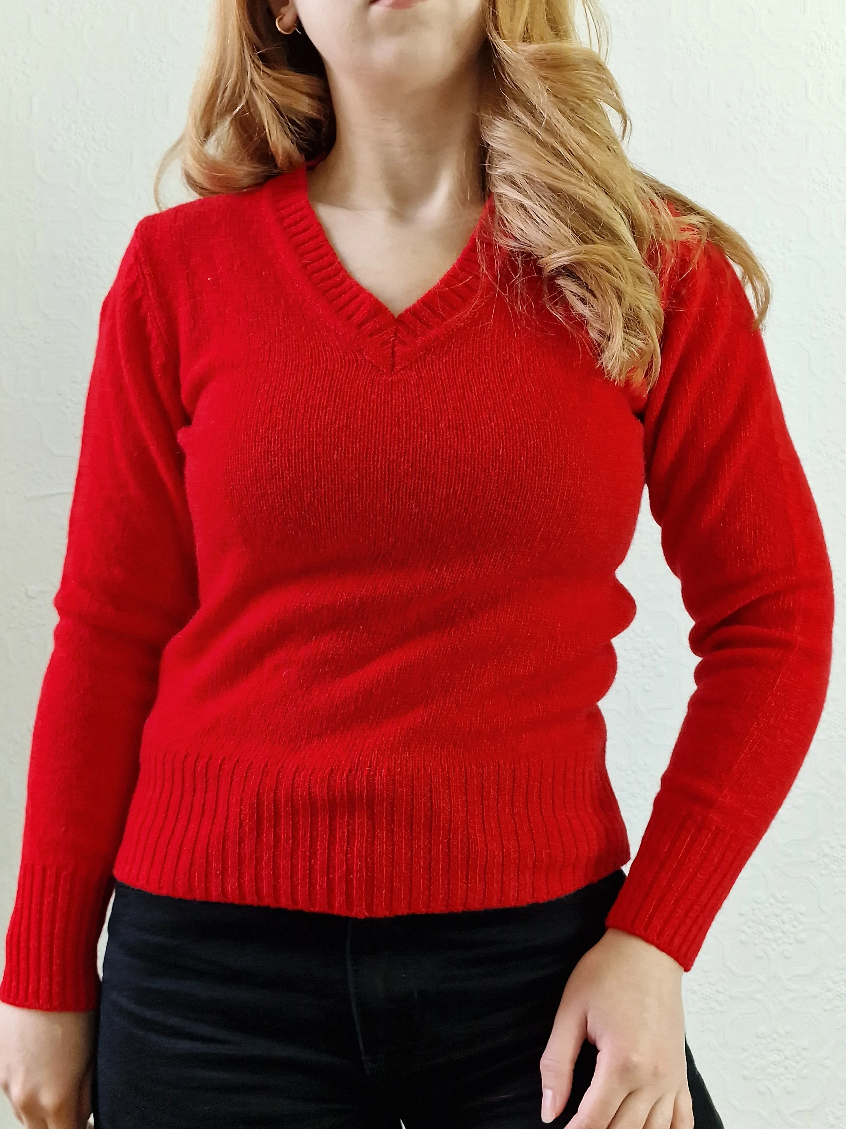 Vintage Bright Red 100% Shetland Wool V-Neck Jumper - XS - Image 2