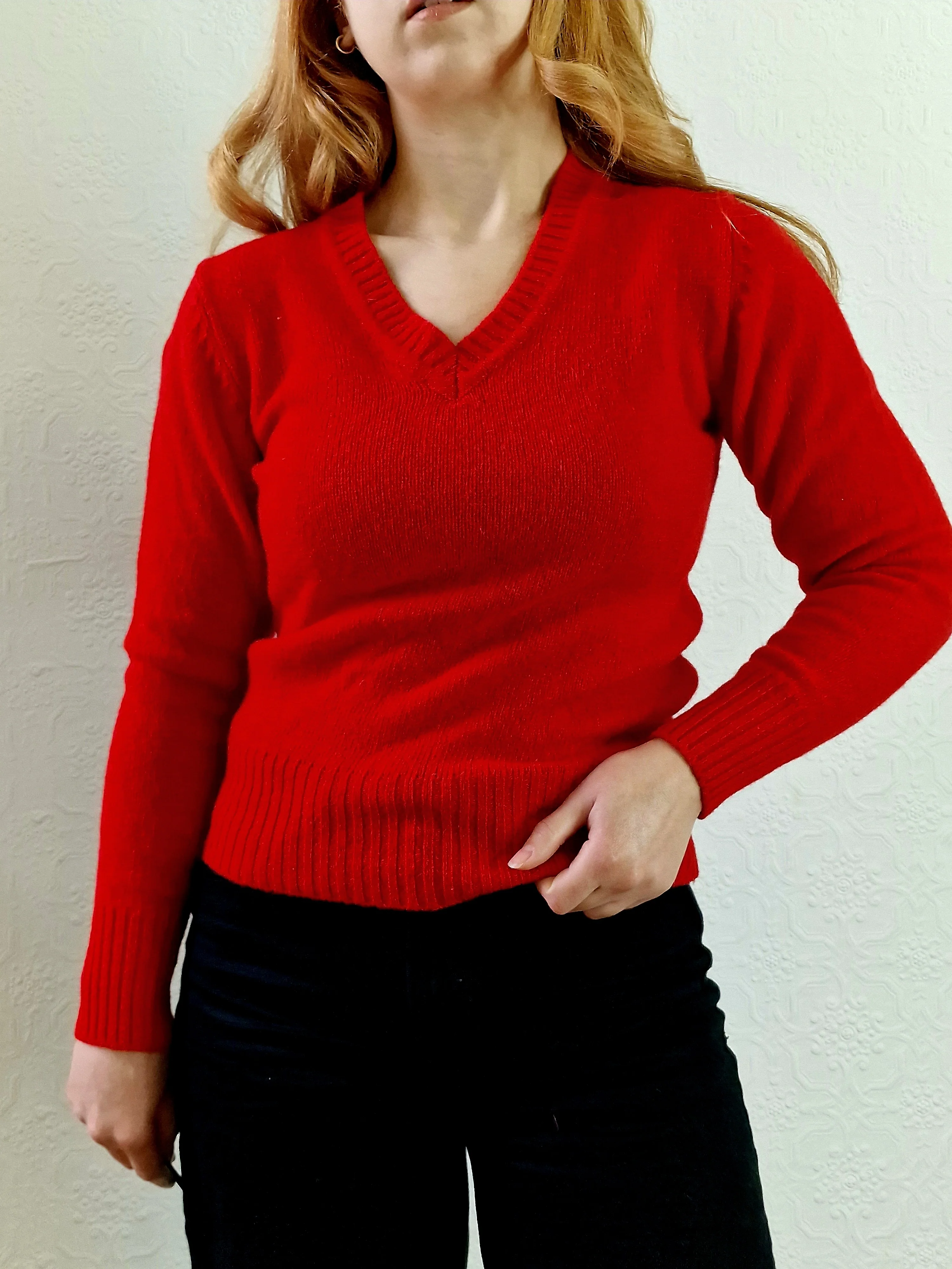 Vintage Bright Red 100% Shetland Wool V-Neck Jumper - XS - Image 6