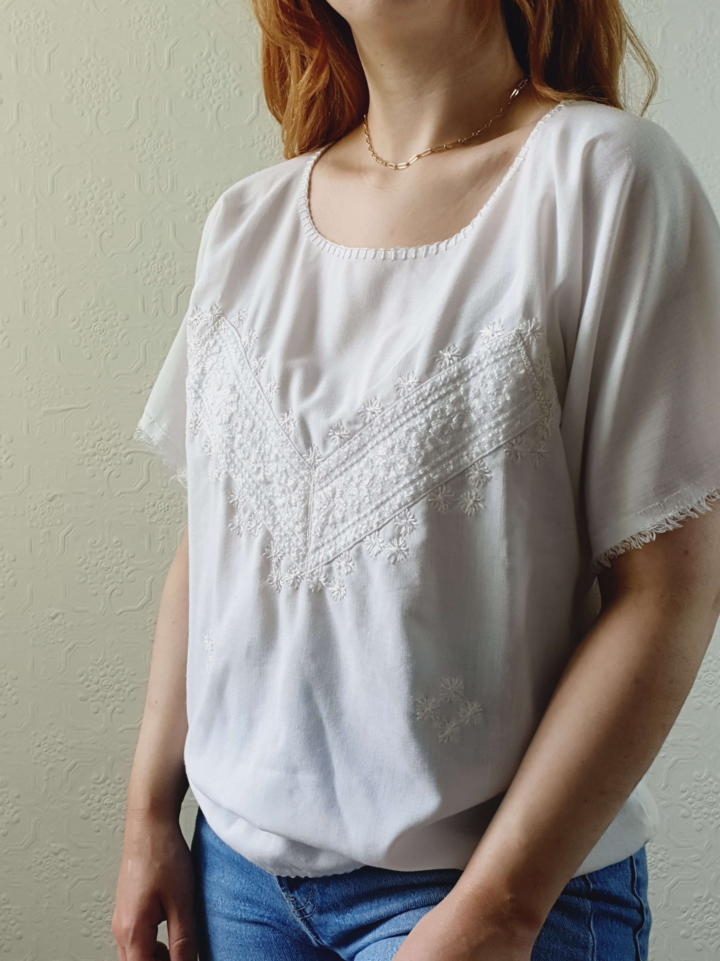 Vintage Cream Embroidered Short Sleeve Top - M/L - Image 4