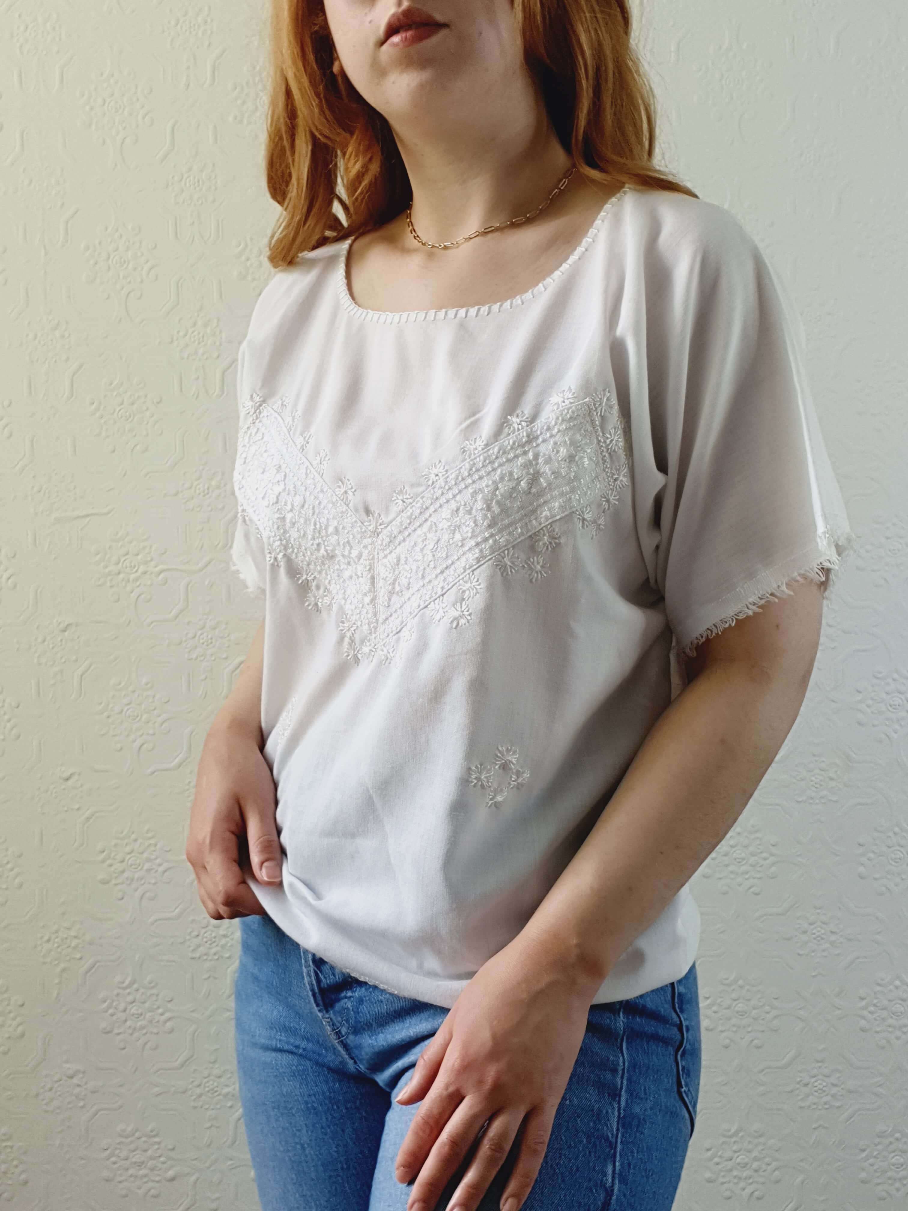 Vintage Cream Embroidered Short Sleeve Top - M/L - Image 8