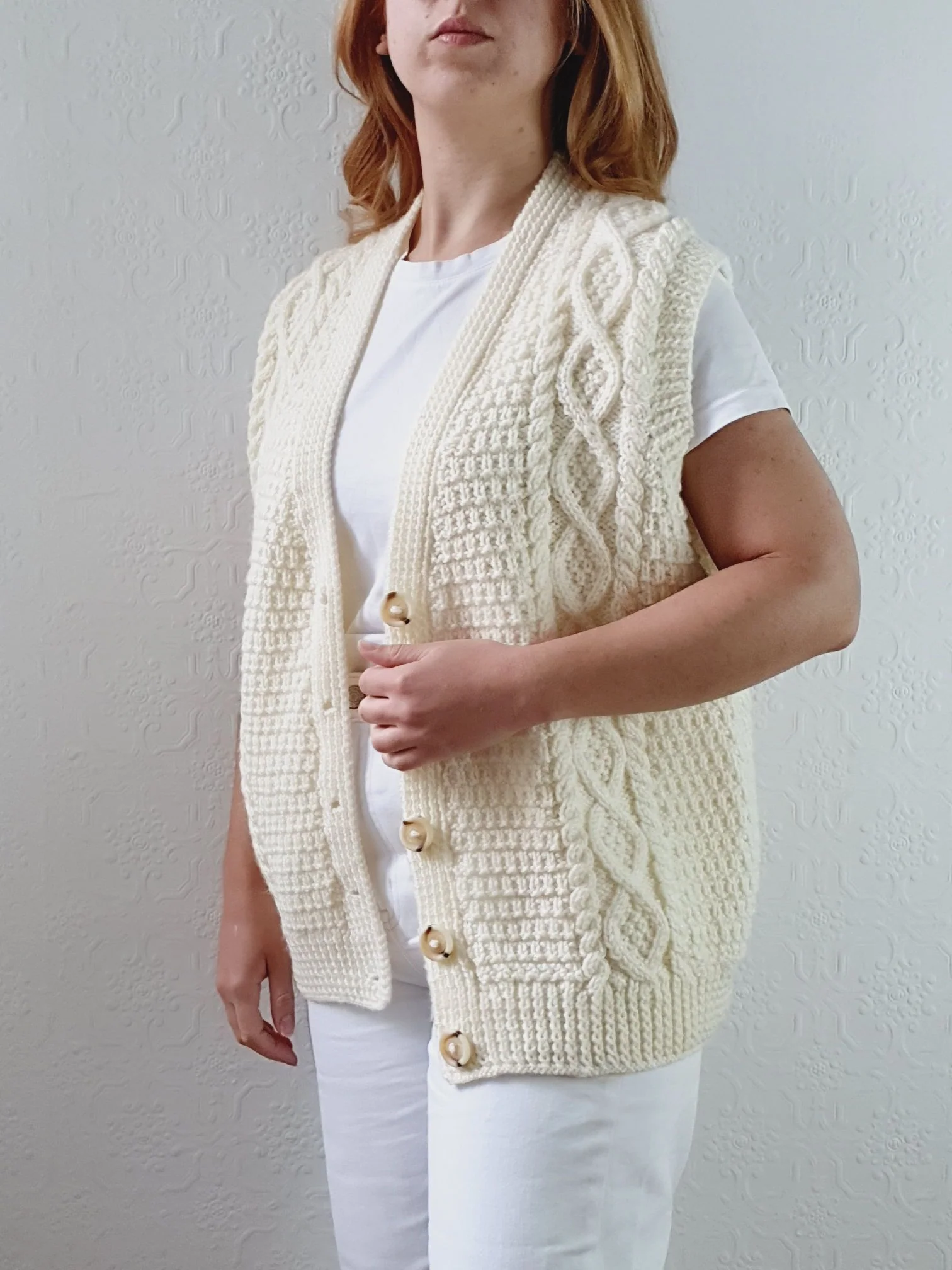 Vintage Cream Handknitted Sleeveless Aran Vest - M/L - Image 2