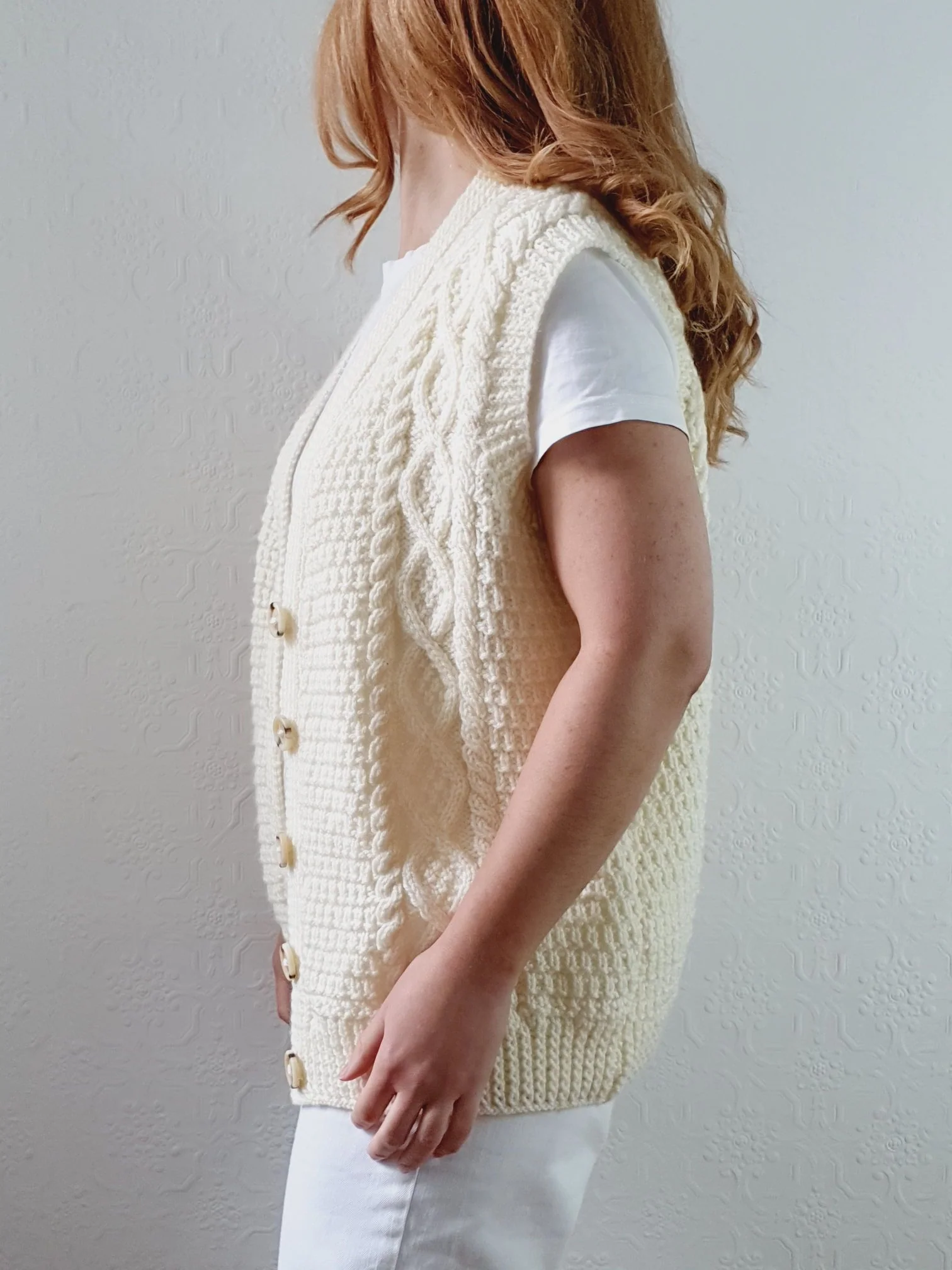Vintage Cream Handknitted Sleeveless Aran Vest - M/L - Image 6