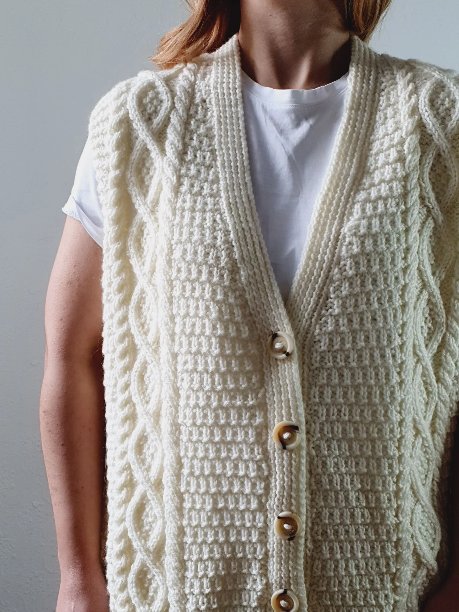 Vintage Cream Handknitted Sleeveless Aran Vest - M/L - Image 7