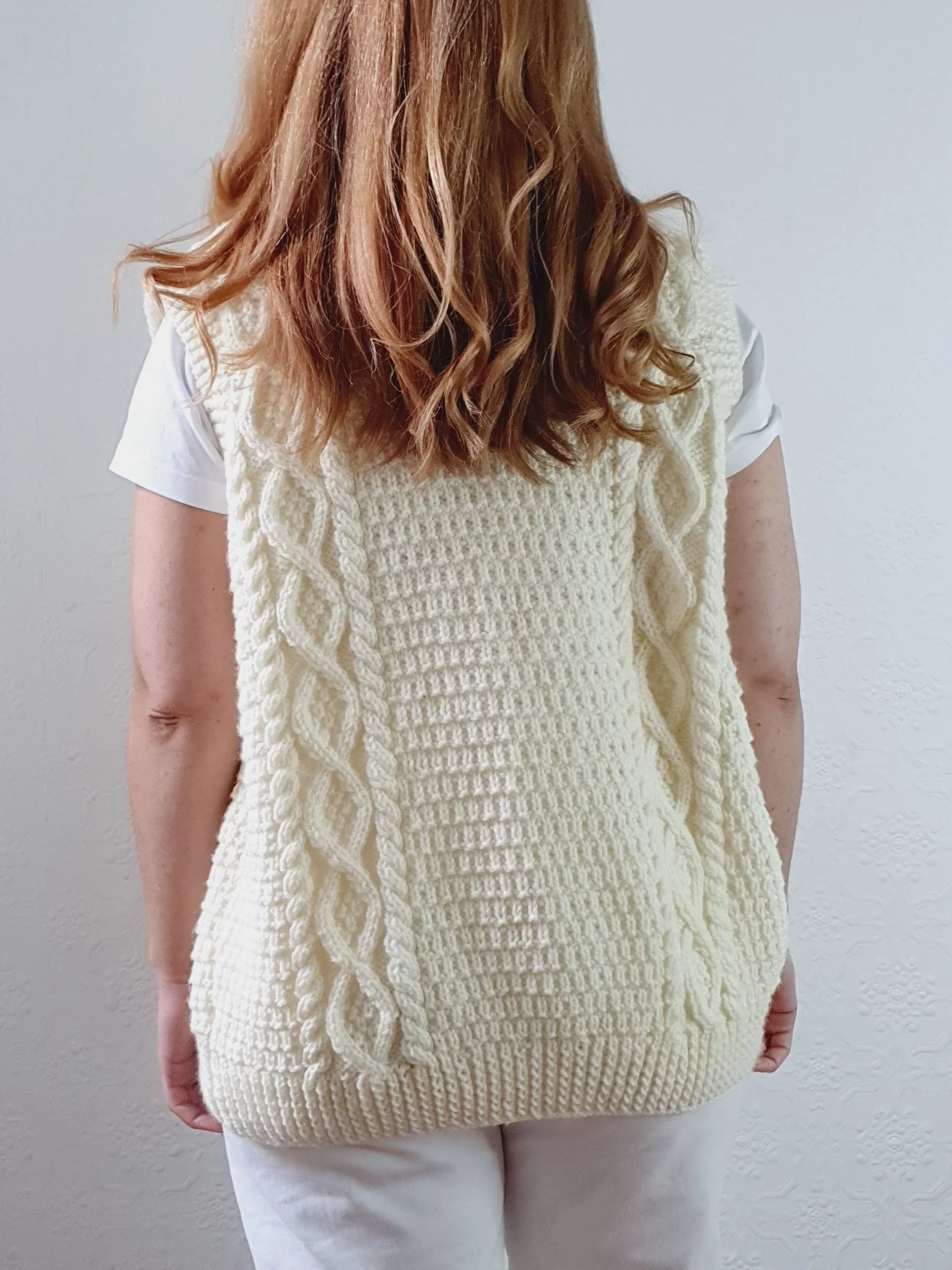Vintage Cream Handknitted Sleeveless Aran Vest - M/L - Image 8