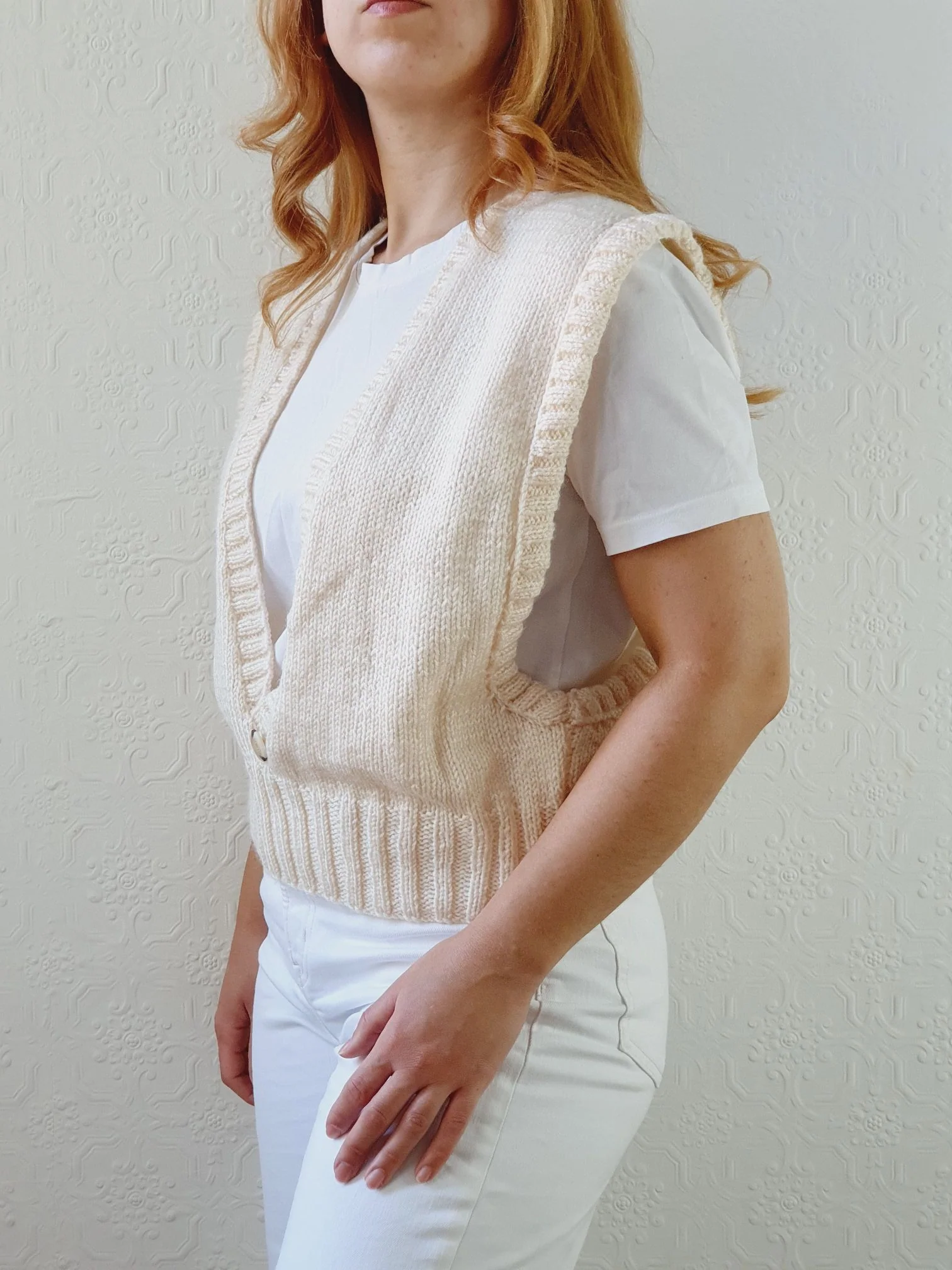 Vintage Cream Handknitted Sleeveless Deep V-Neck Vest - S/M/L - Image 5