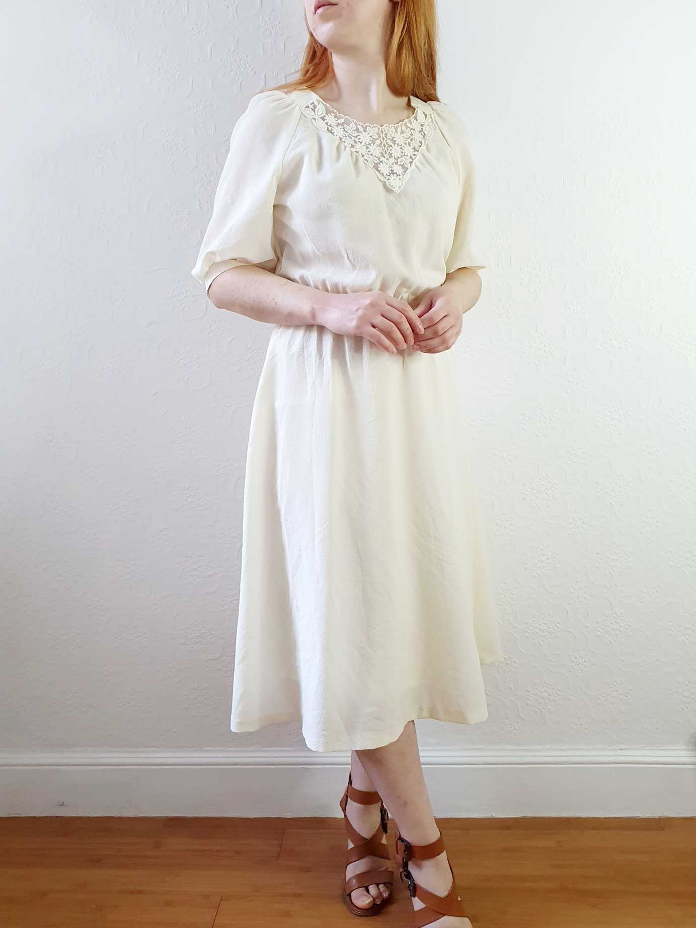 Vintage Cream Romantic Puff Sleeve Dress with Lace Detail - XS/S - Image 10