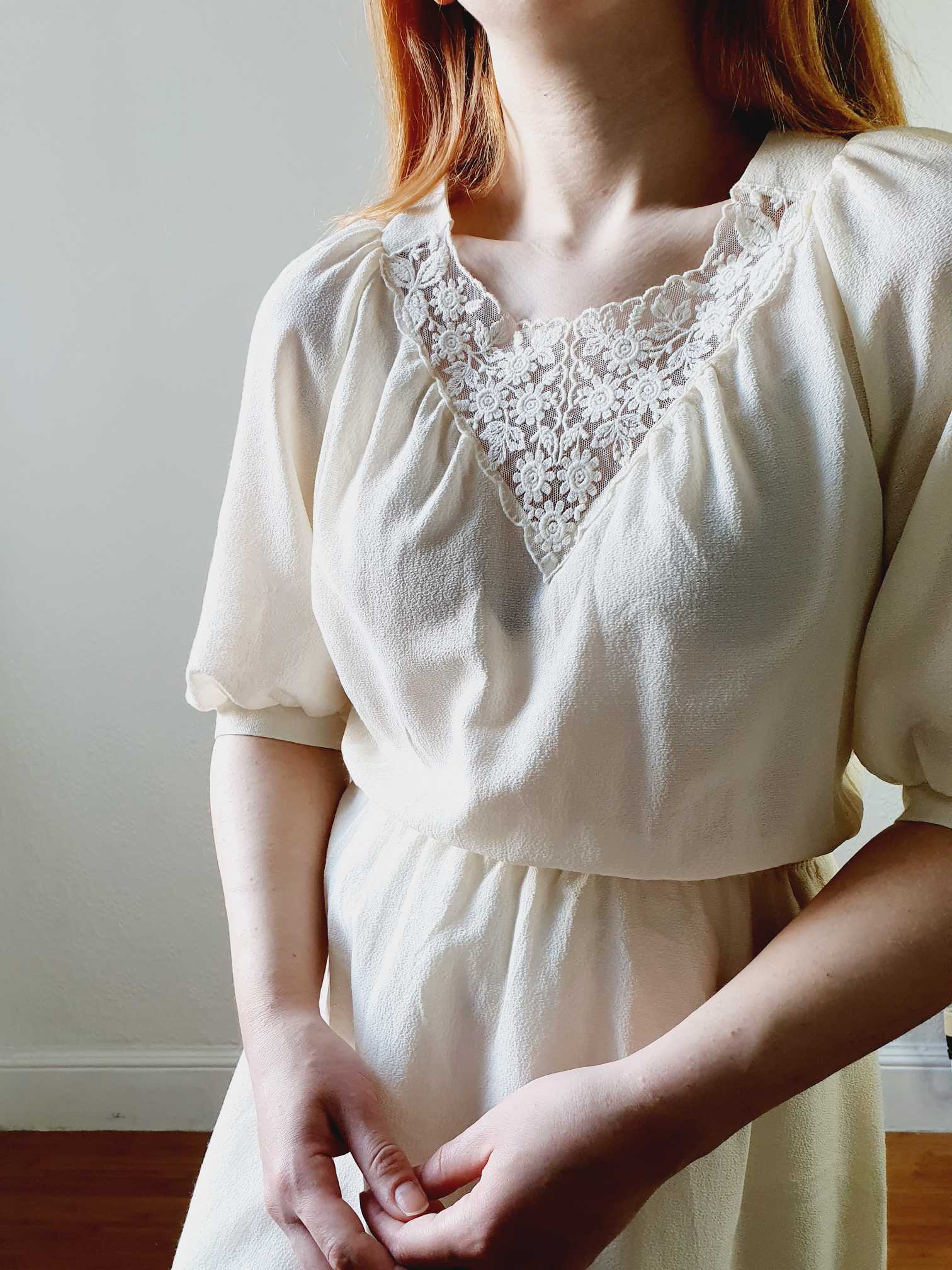 Vintage Cream Romantic Puff Sleeve Dress with Lace Detail - XS/S - Image 12