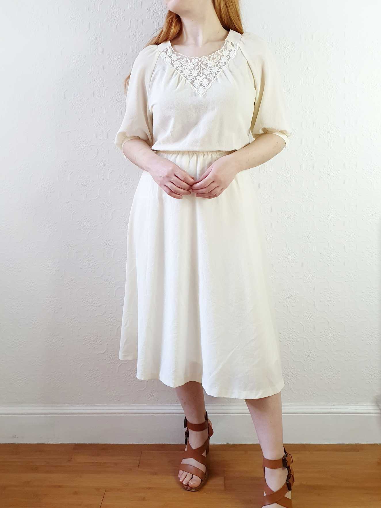 Vintage Cream Romantic Puff Sleeve Dress with Lace Detail - XS/S - Image 7