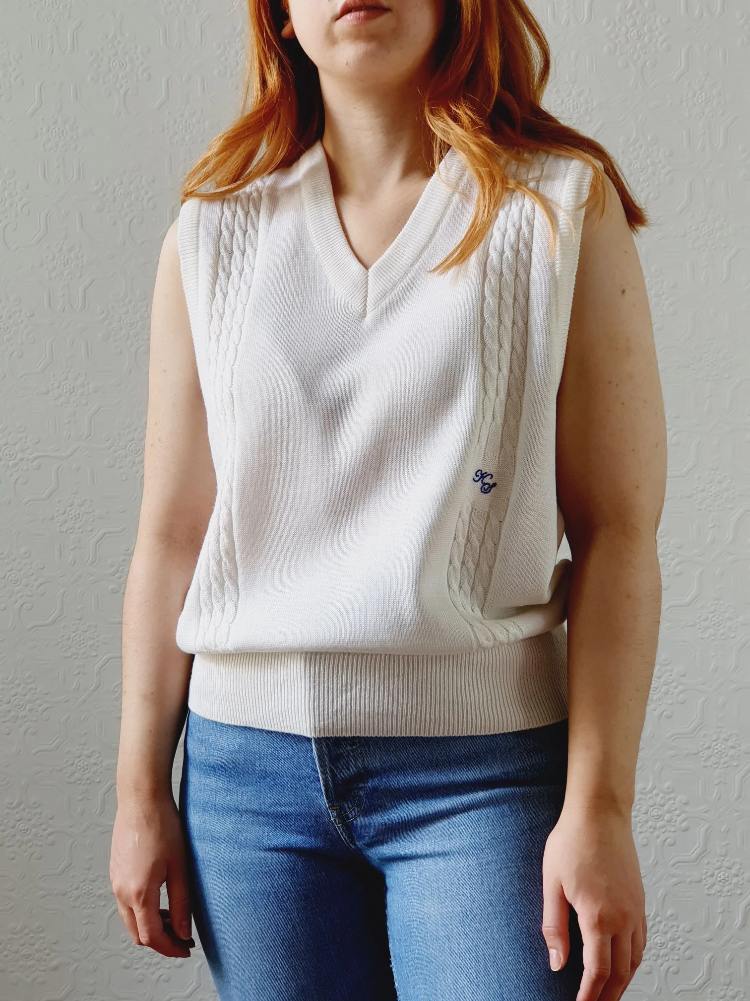Vintage Cream V-Neck Vest with Cable Knit Detail - S/M