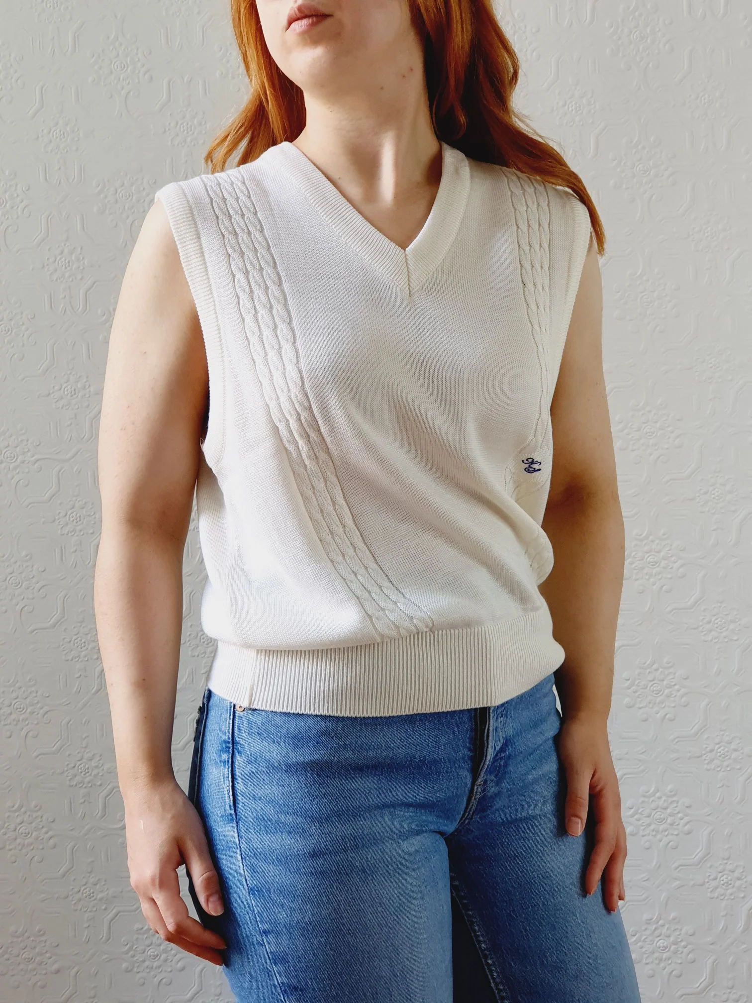 Vintage Cream V-Neck Vest with Cable Knit Detail - S/M - Image 2
