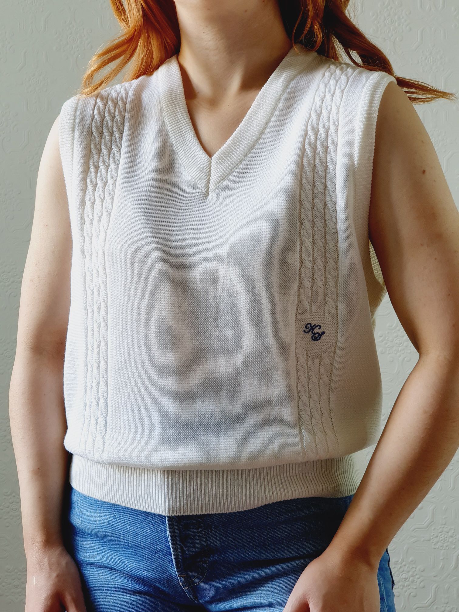 Vintage Cream V-Neck Vest with Cable Knit Detail - S/M - Image 9