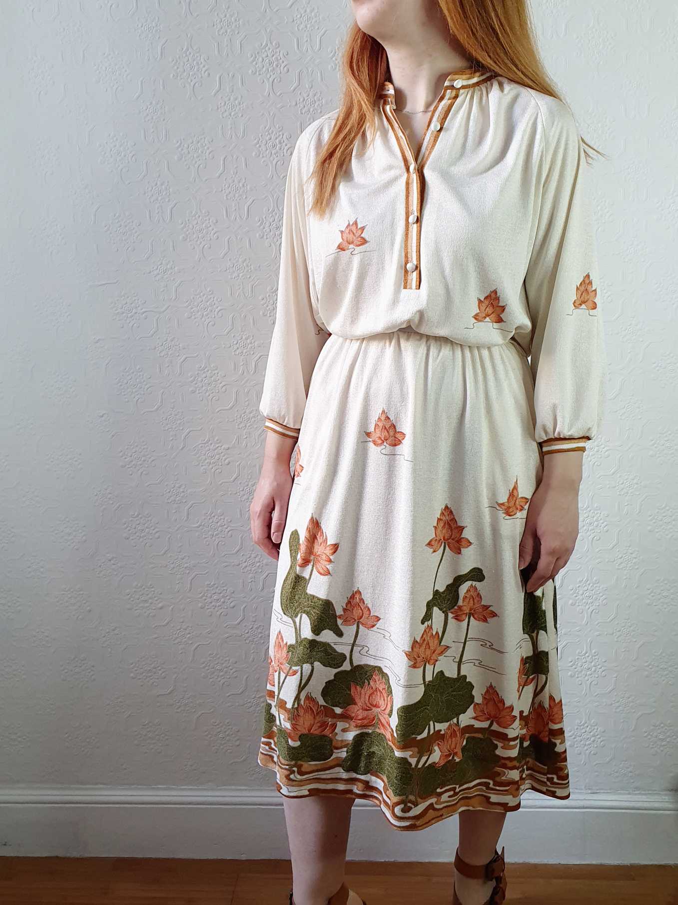 Vintage Floral 70s Tea Dress with Batwing Sleeves - S/M - Image 2