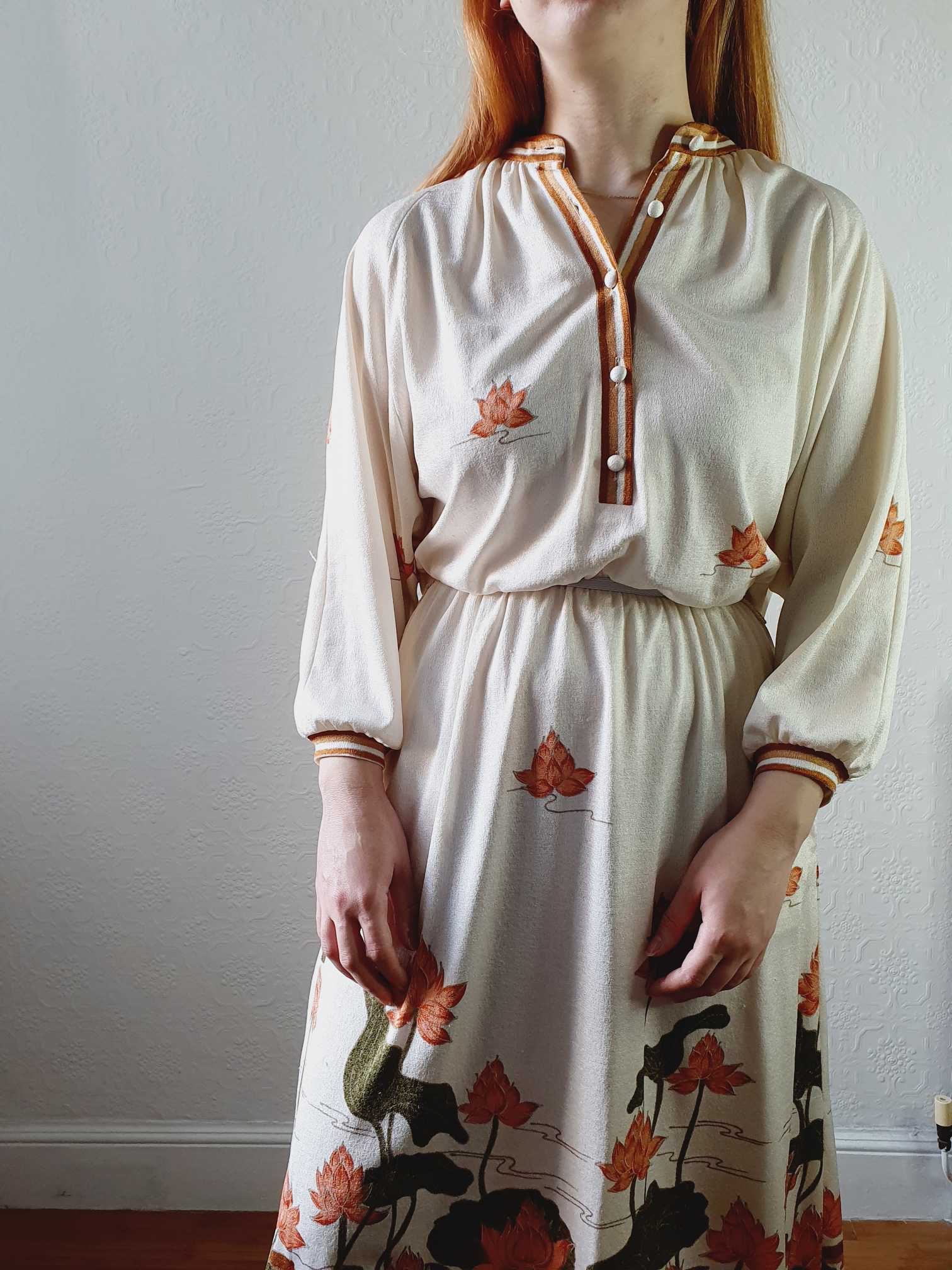 Vintage Floral 70s Tea Dress with Batwing Sleeves - S/M - Image 3